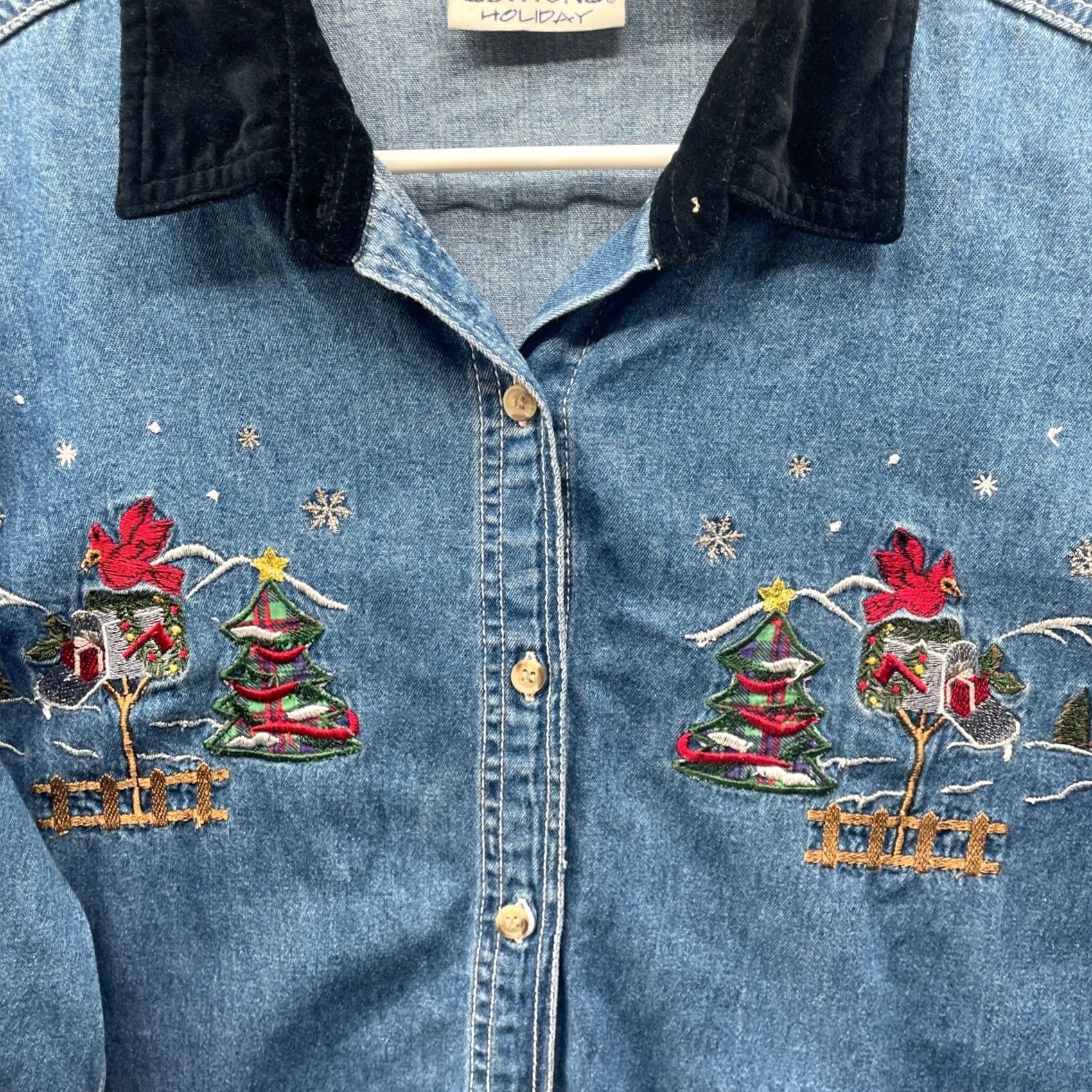 Basic Editions VINTAGE Basic Editions Holiday Christmas Embroidered Denim Shirt Jacket Womens XL Size XL / US 12-14 / IT 48-50 - 8 Thumbnail