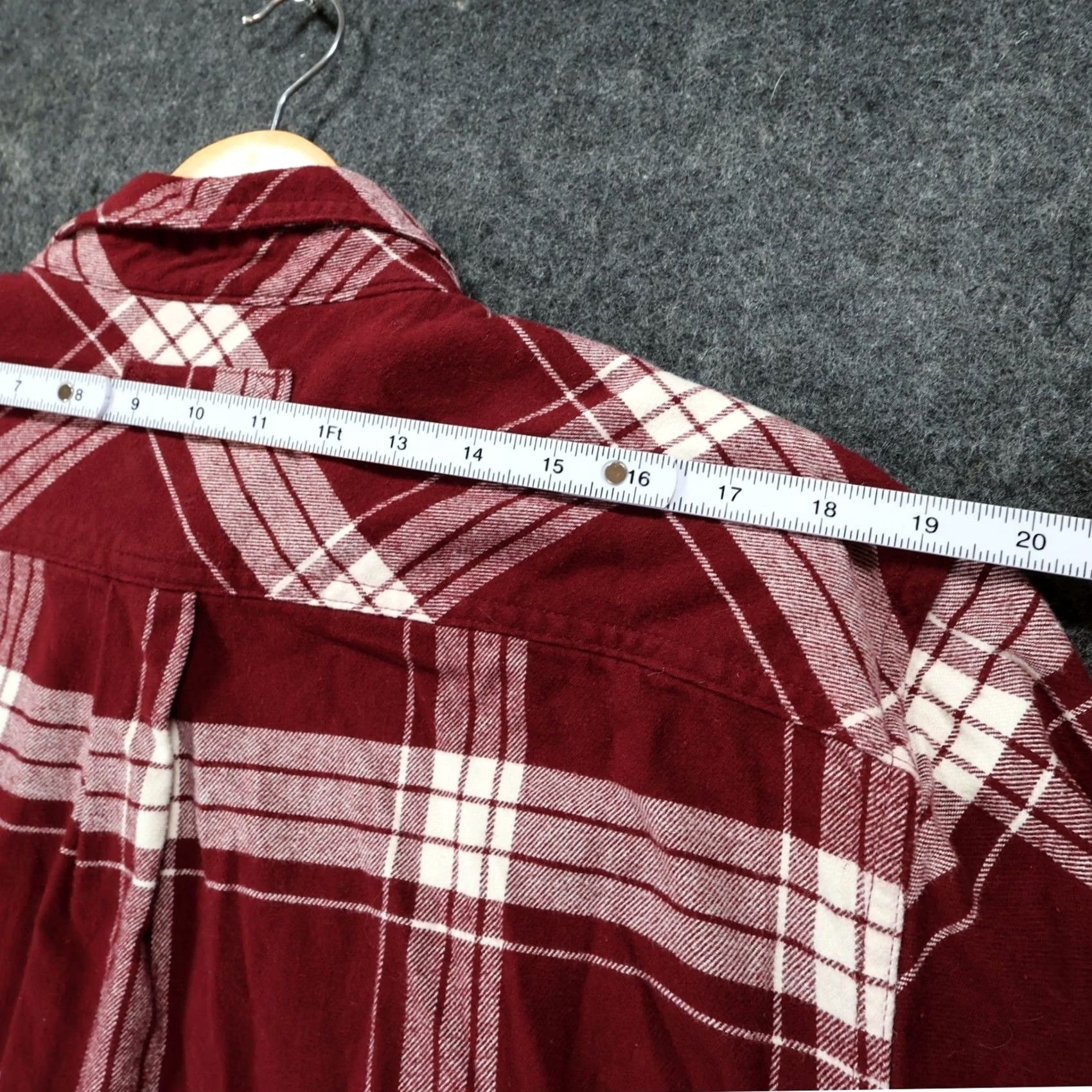 Vintage Legendary Whitetails Flannel Shirt Mens Large Maroon Plaid Button Up Size US L / EU 52-54 / 3 - 6 Thumbnail