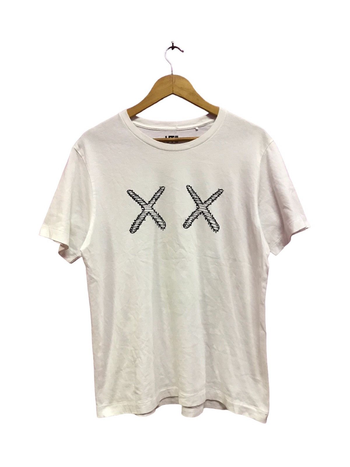 Kaws × Uniqlo Kaws x Uniqlo Skeleton T-Shirts Size L Size US L / EU 52-54 / 3 - 2 Thumbnail