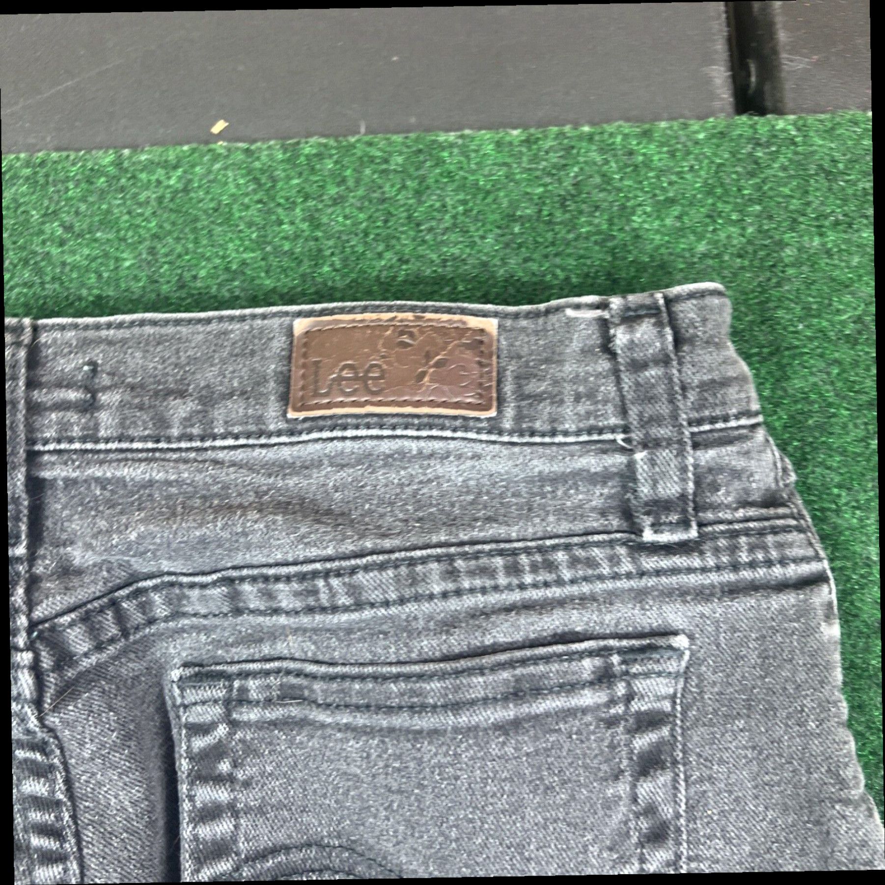 Lee Lee Relaxed Fit at the Waist Womens Petites Size 4p Button Pants 26x27 Black Size 27" / US 4 / IT 40 - 3 Thumbnail