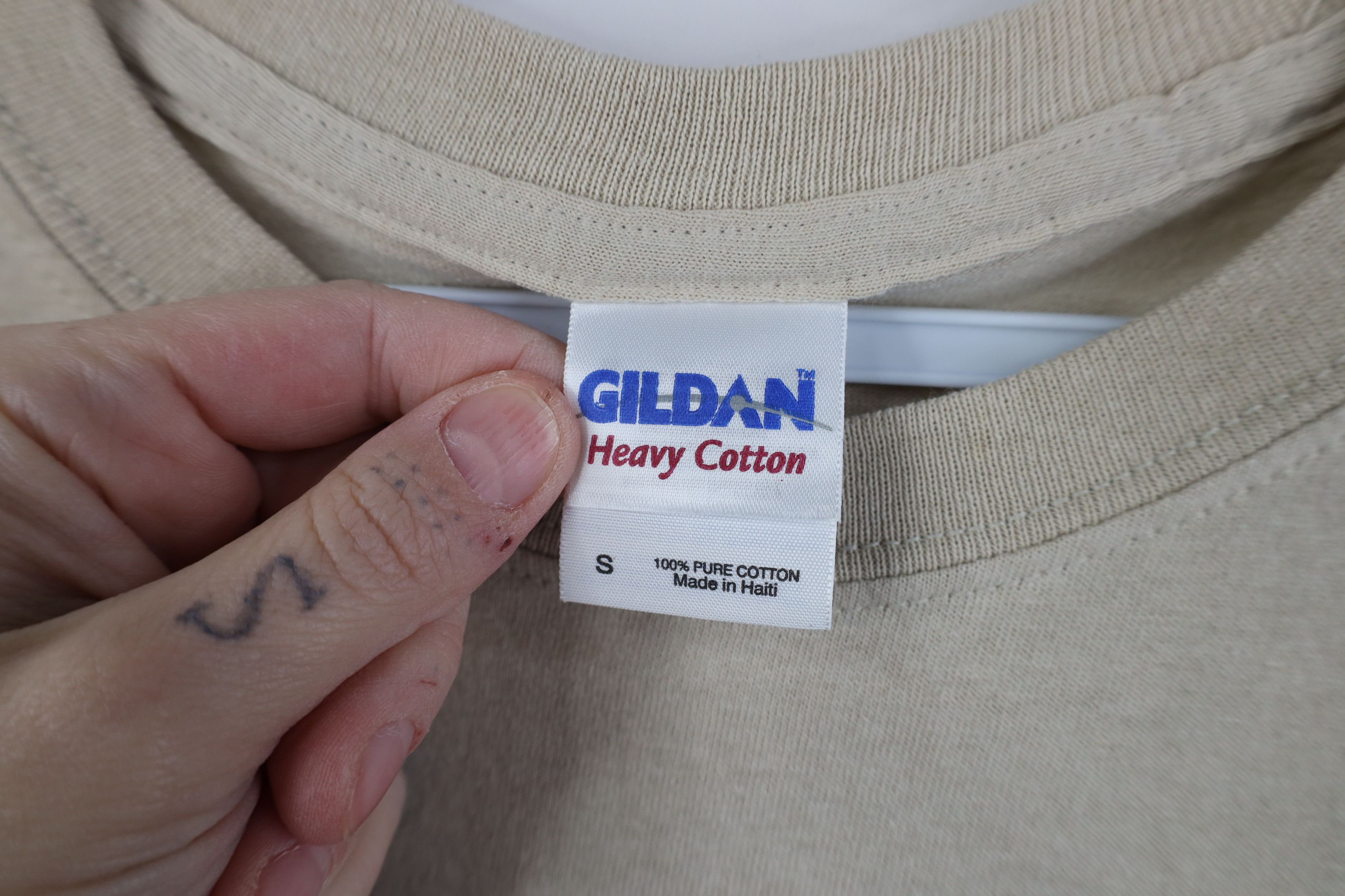 Vintage Vintage Y2K Streetwear Heavyweight Cotton T-Shirt Beige Tan Size US S / EU 44-46 / 1 - 7 Thumbnail