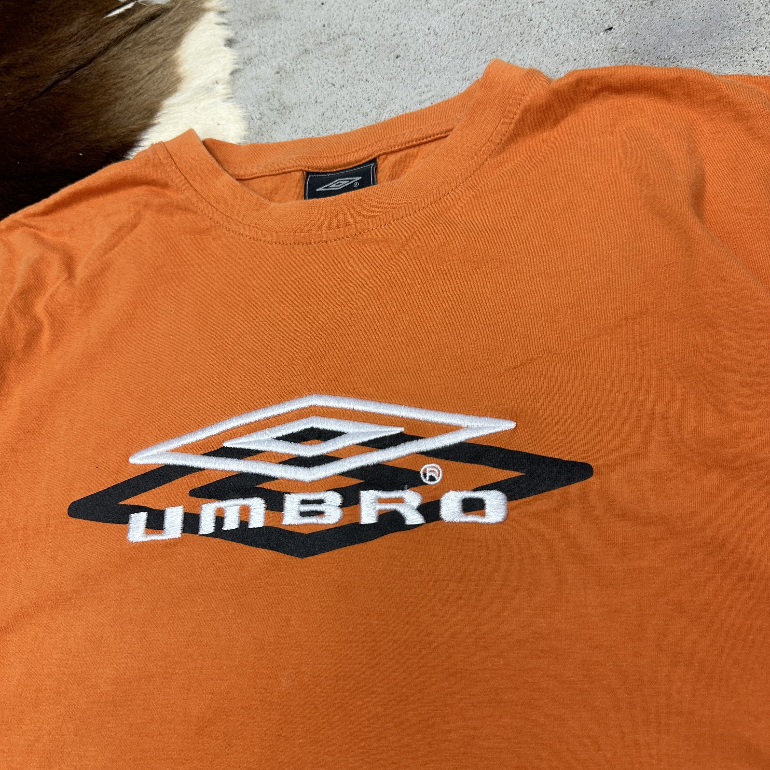 Umbro Vintage Sporty Streetwear Casual Umbro T-shirt 00s Size US S / EU 44-46 / 1 - 2 Thumbnail
