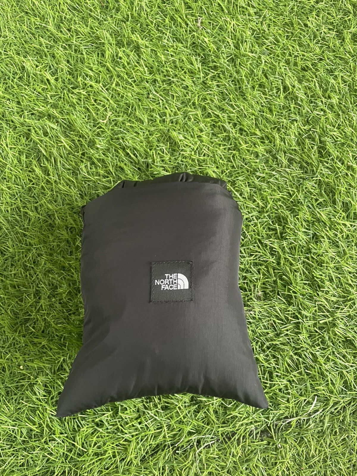 The North Face Authentic THE NORTH FACE Neck Warner Nuptse Mutfler Size ONE SIZE - 6 Thumbnail