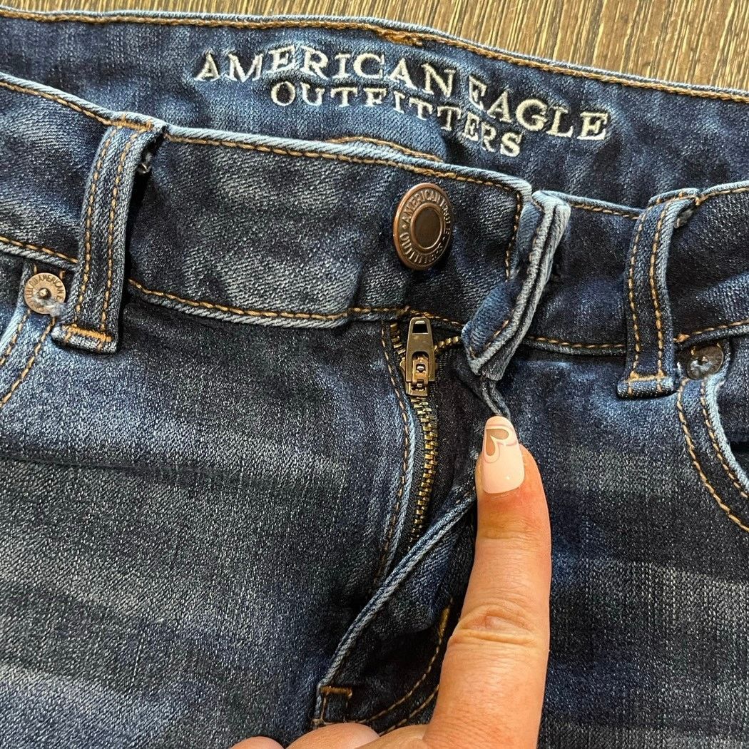 American Eagle Outfitters American Eagle Midi Shorts Mid Rise Denim Cuffed Hem Size 6 Size 28" / US 6 / IT 42 - 4 Thumbnail
