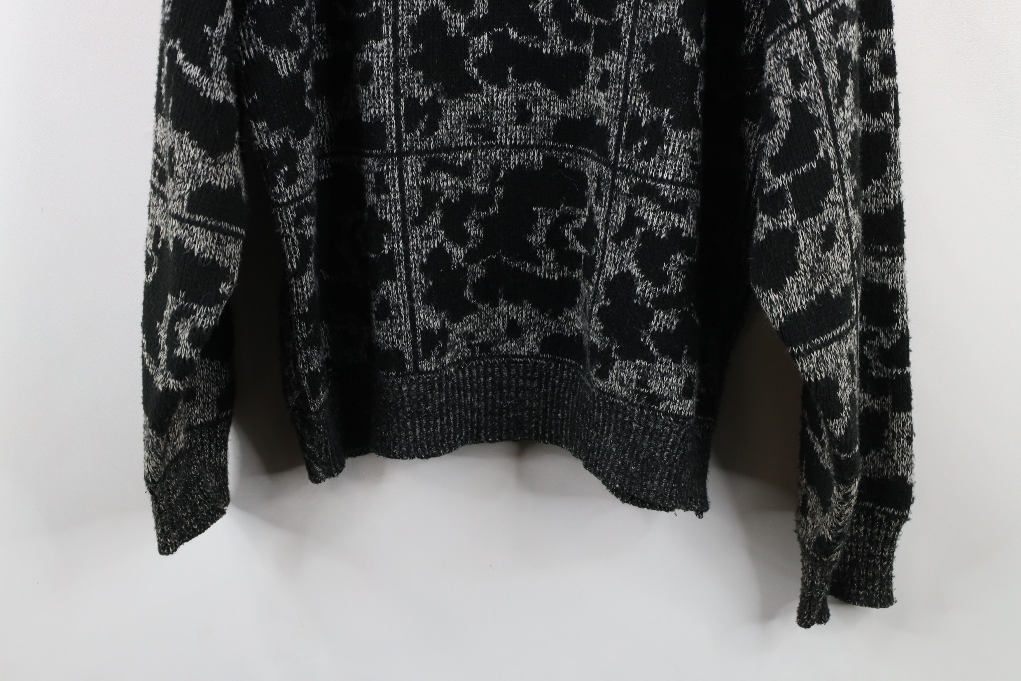 Vintage Vintage 90s Streetwear Abstract Checkered Knit Sweater USA Size US L / EU 52-54 / 3 - 9 Thumbnail