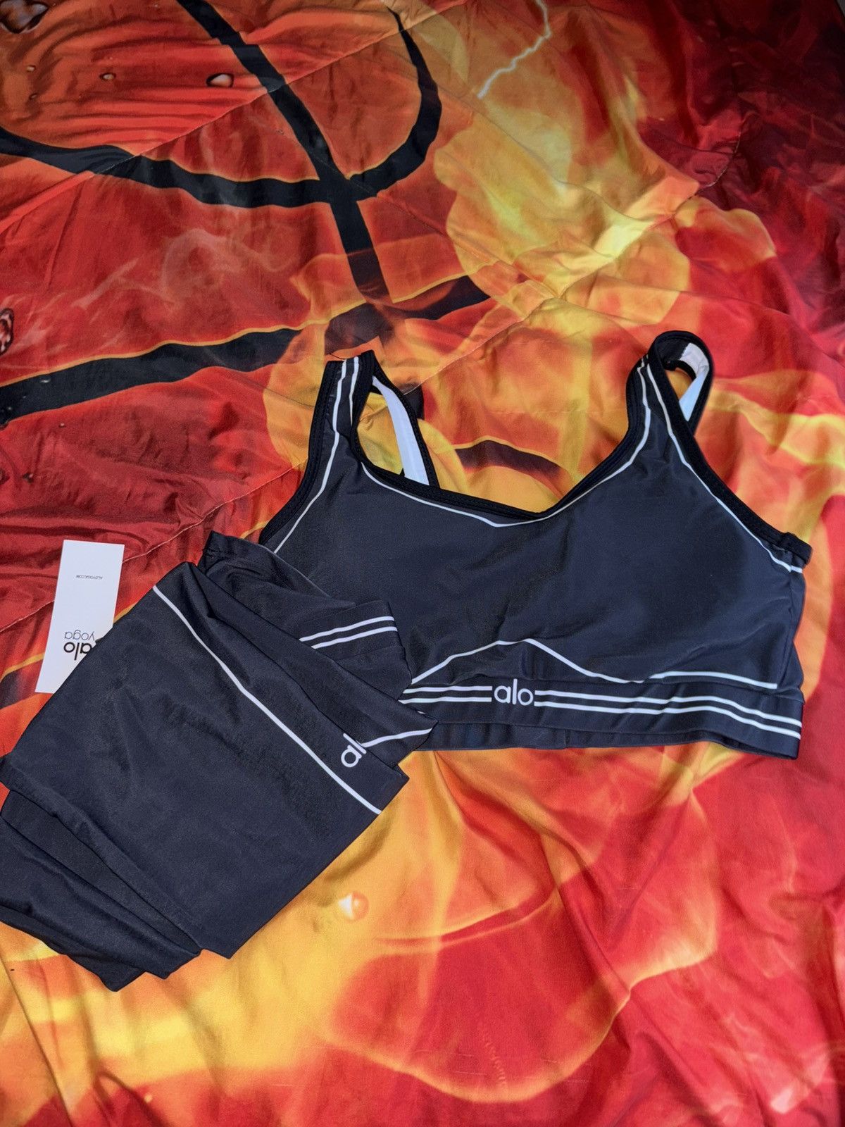 Alo Yoga Alo Yoga Black Matching Set NWT Leggings + Sports Bra Size 28" / US 6 / IT 42 - 6 Thumbnail