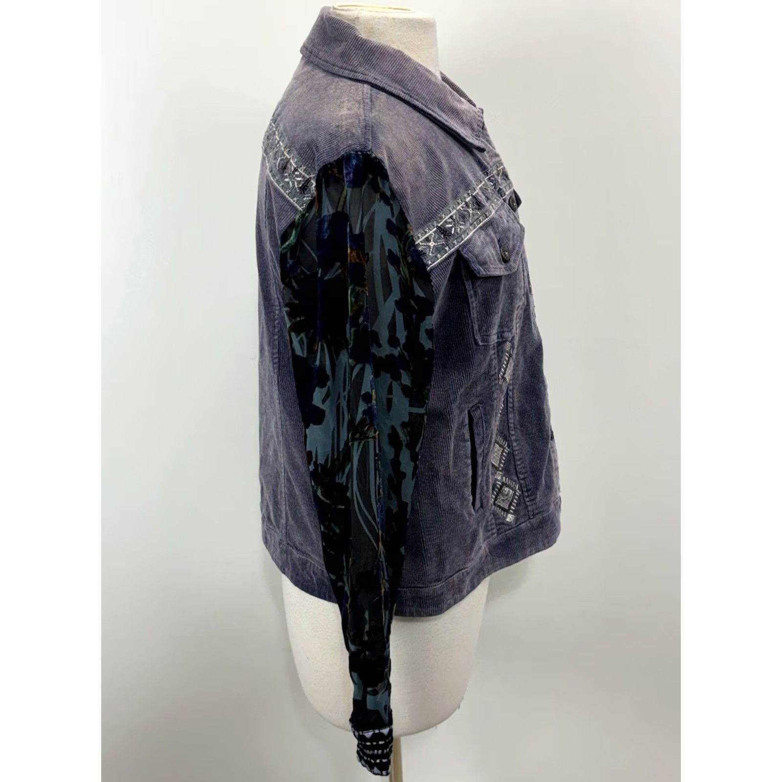 Vintage John Mark Corduroy Trucker Jacket Women’s L Beaded Sheer Floral Sleeves Boho Size L / US 10 / IT 46 - 4 Thumbnail