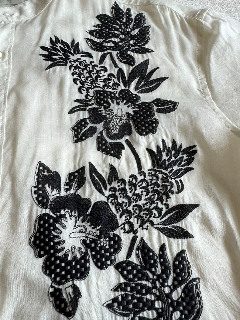 Saint Laurent Paris Saint Laurent Paris size 38 Floral embroidered shirt 2505- Size US M / EU 48-50 / 2 - 4 Thumbnail
