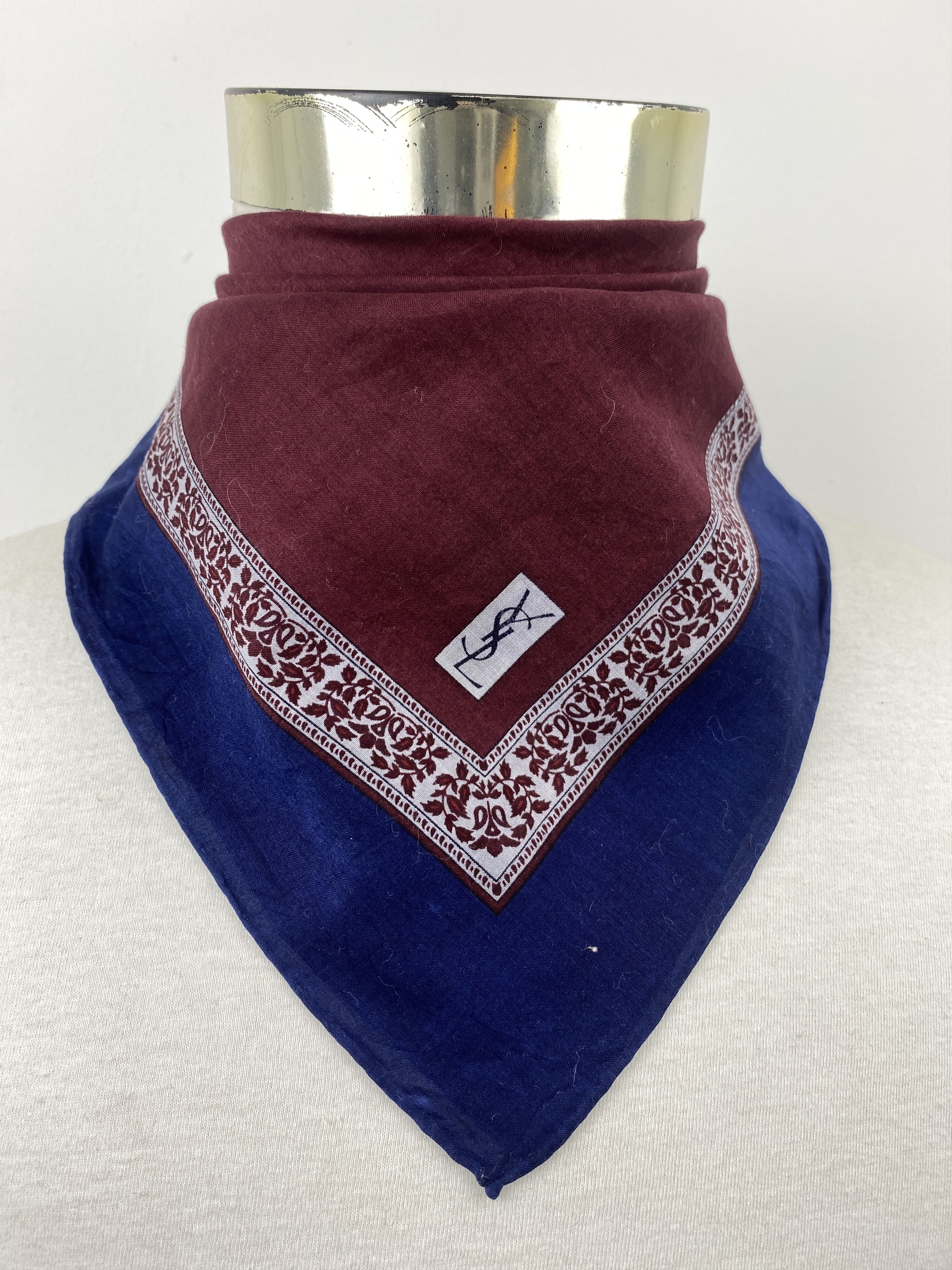Vintage Yves Saint Laurent Handkerchief /Neckerchief HKC0705 Size ONE SIZE - 2 Thumbnail