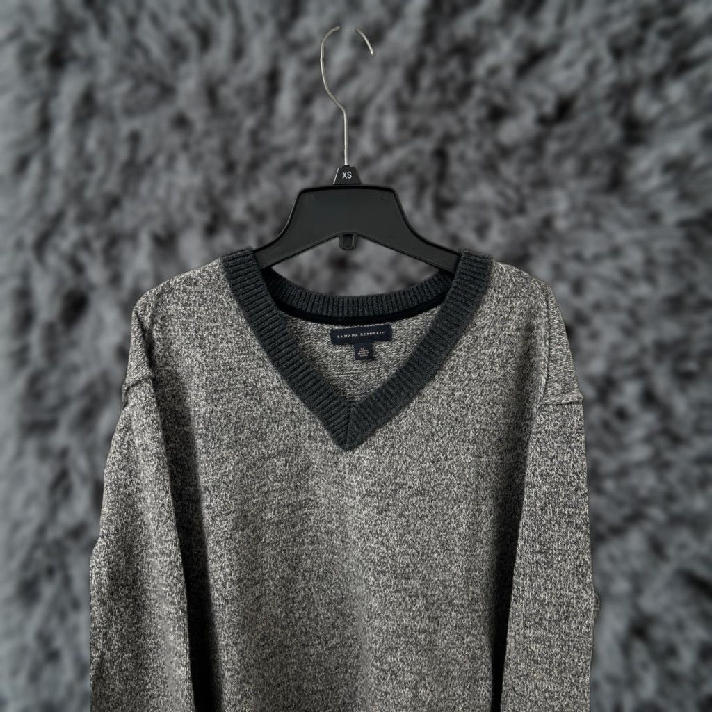 Banana Republic VINTAGE Banana Republic Sweater Mens XL Gray Lambswool V Neck Knit Pullover L/S Size US XL / EU 56 / 4 - 1 Thumbnail