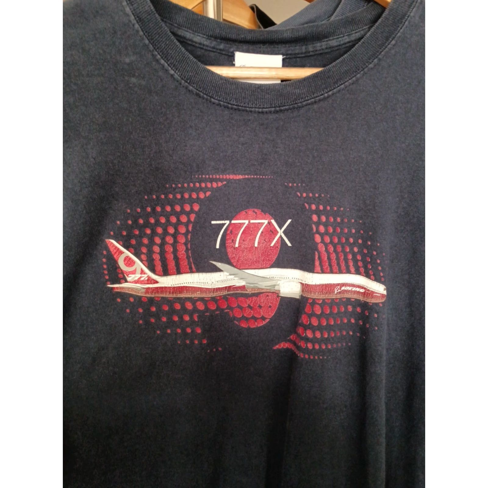Vintage VINTAGE Boeing Officially Licensed 777x Airplane T-shirt Blue L Men Shirt Distressed Cracking Graphic Boeing on Sleeve Size US L / EU 52-54 / 3 - 2 Thumbnail