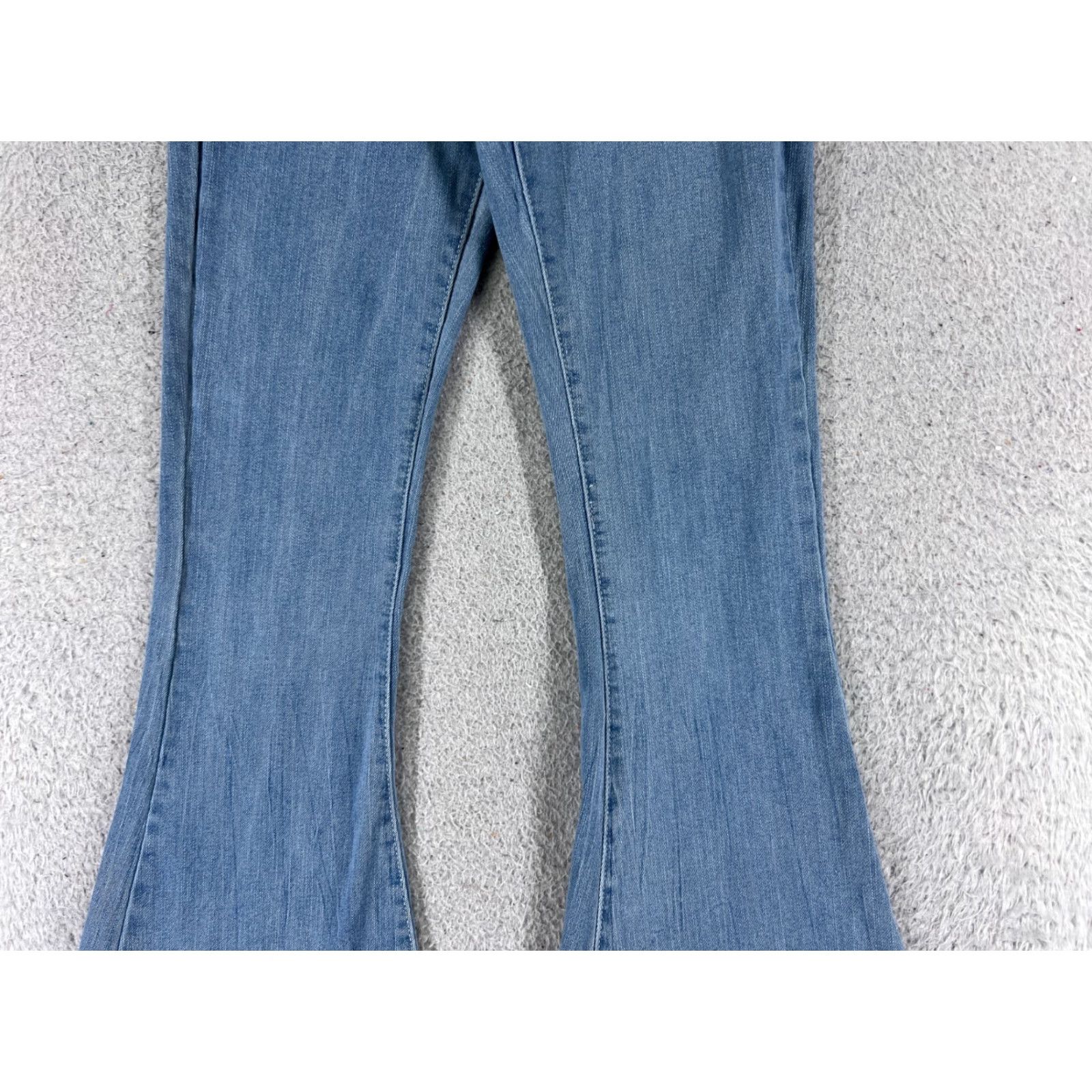 Shein SheIn Jeans Women's Juniors Medium Blue Denim Flared Raw Hem 22x31 5-Pocket Cotton Stretch Regular Zip Size 32" / US 10 / IT 46 - 3 Thumbnail