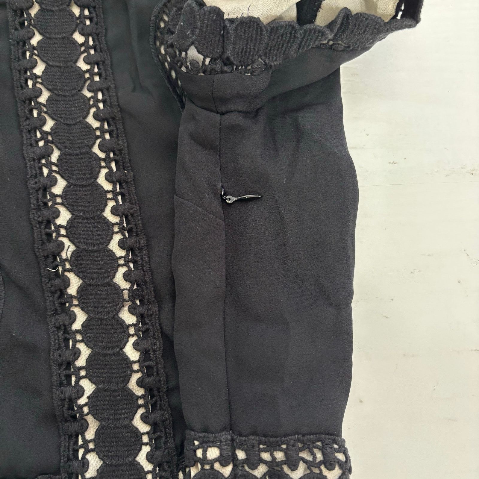 Ann Taylor Ann Taylor Black Crochet Lace Peplum Blouse Petite 0 Lined Size XS / US 0-2 / IT 36-38 - 10 Thumbnail