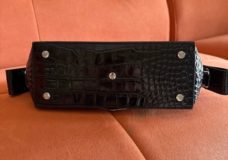 Vivienne Westwood vivienne westwood size os Black crocodile pattern underarm Size ONE SIZE - 3 Thumbnail