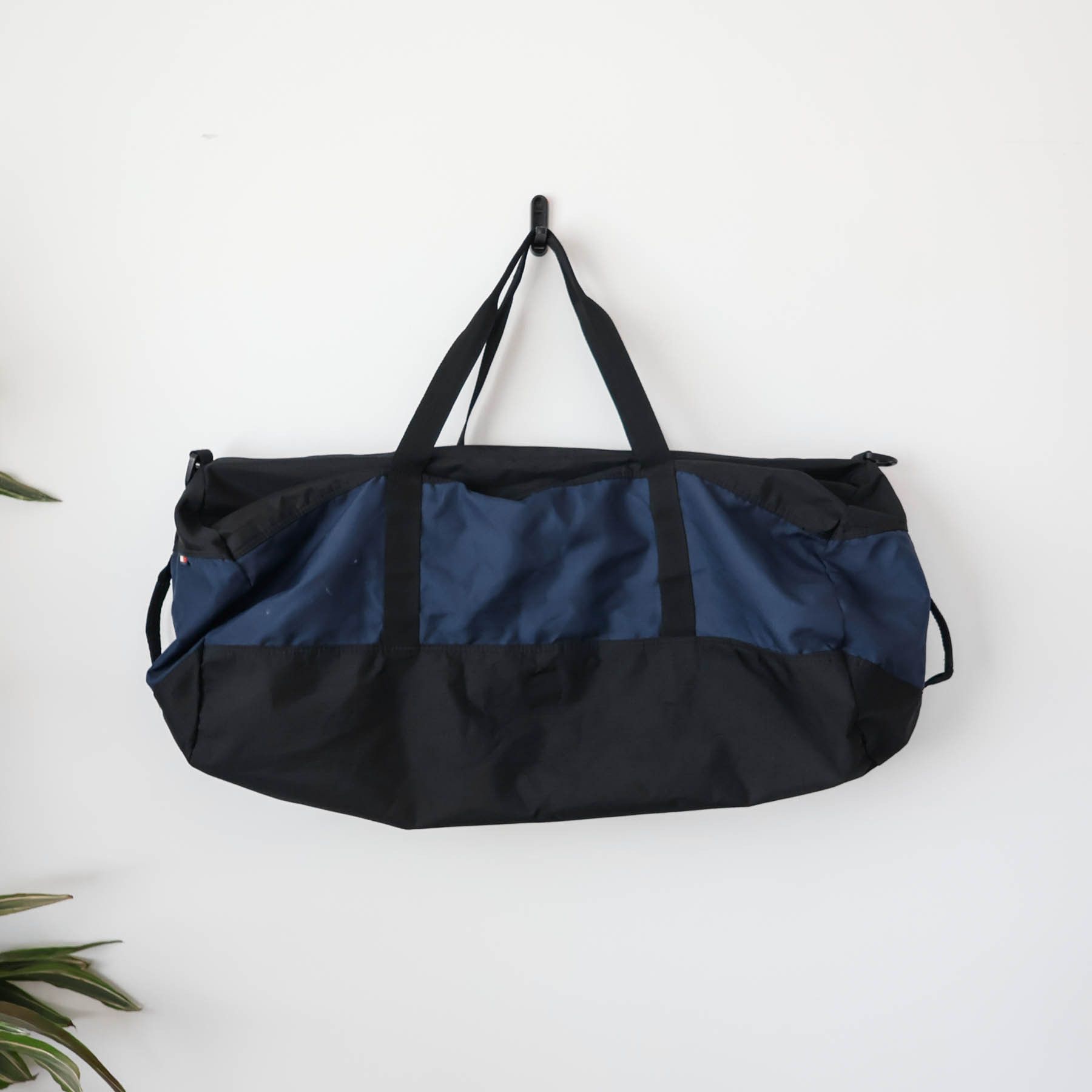 Vintage Vintage Y2K Tommy Hilfiger Extra Large Sailing Duffle Bag Size ONE SIZE - 6 Thumbnail