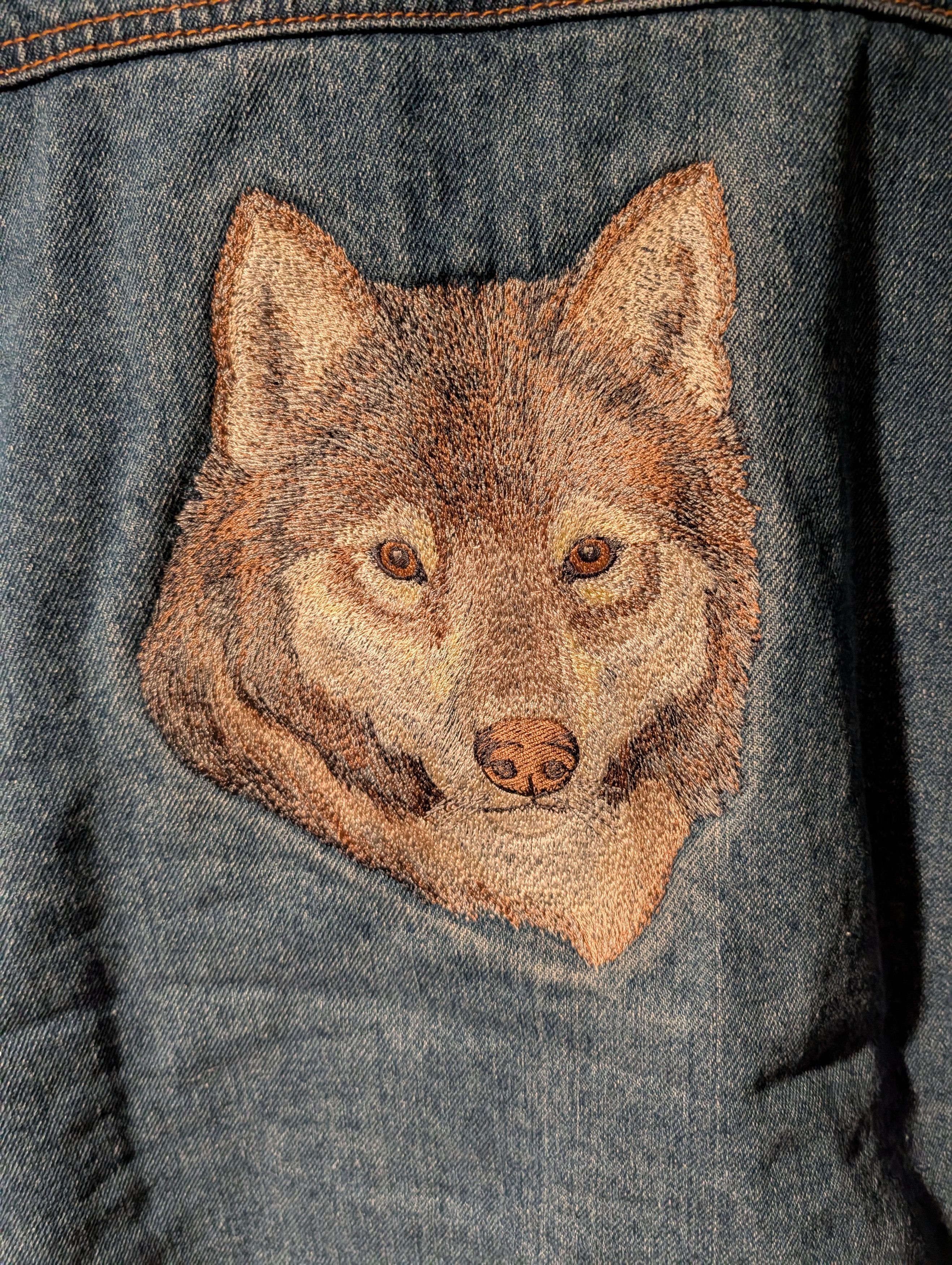 Levi's Vtg Wolf Animal Embroidery Sherpa Denim Trucker Jacket Size US XL / EU 56 / 4 - 2 Thumbnail