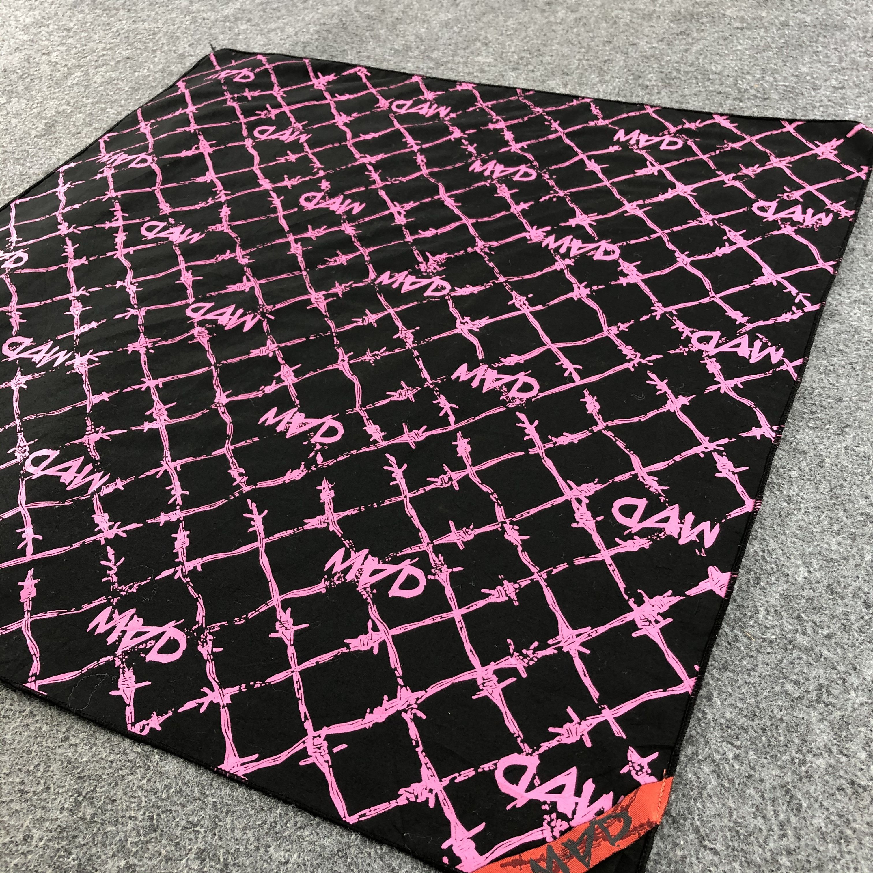 Vintage MAD Handkerchief Neckerchief Bandana H1356 Size ONE SIZE - 4 Thumbnail