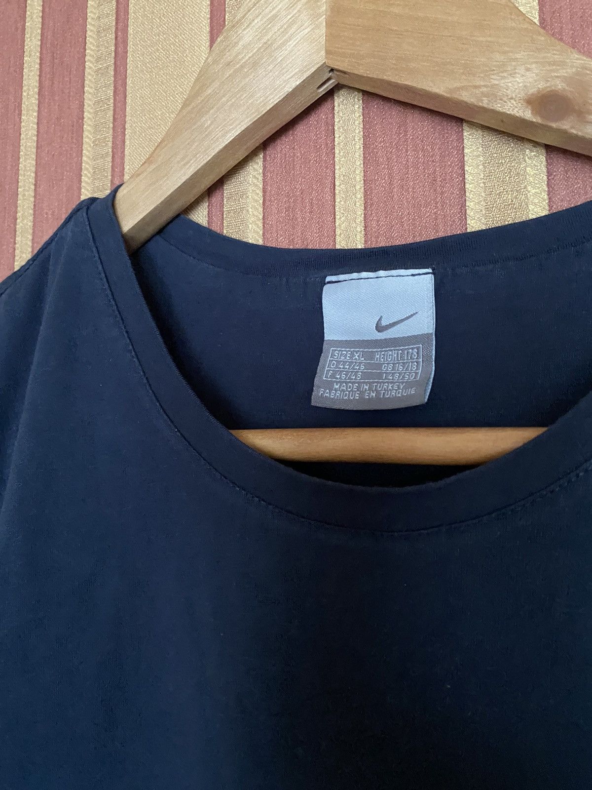 Vintage Vintage Nike t-shirt small swoosh Size US S / EU 44-46 / 1 - 3 Thumbnail