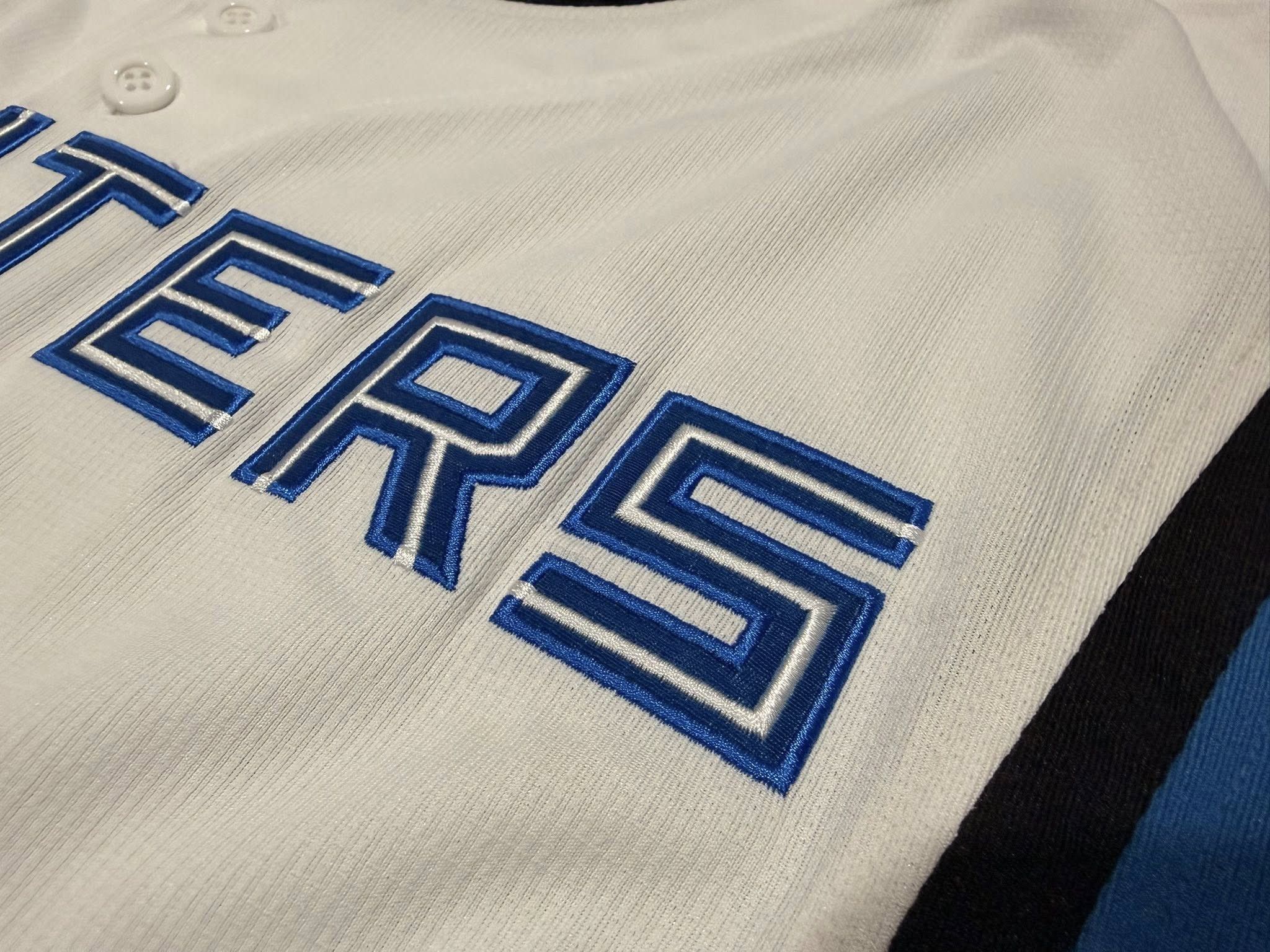 MLB Hokkaido Nippon-Ham Fighters JERSEYS L 2752 Size US L / EU 52-54 / 3 - 9 Thumbnail