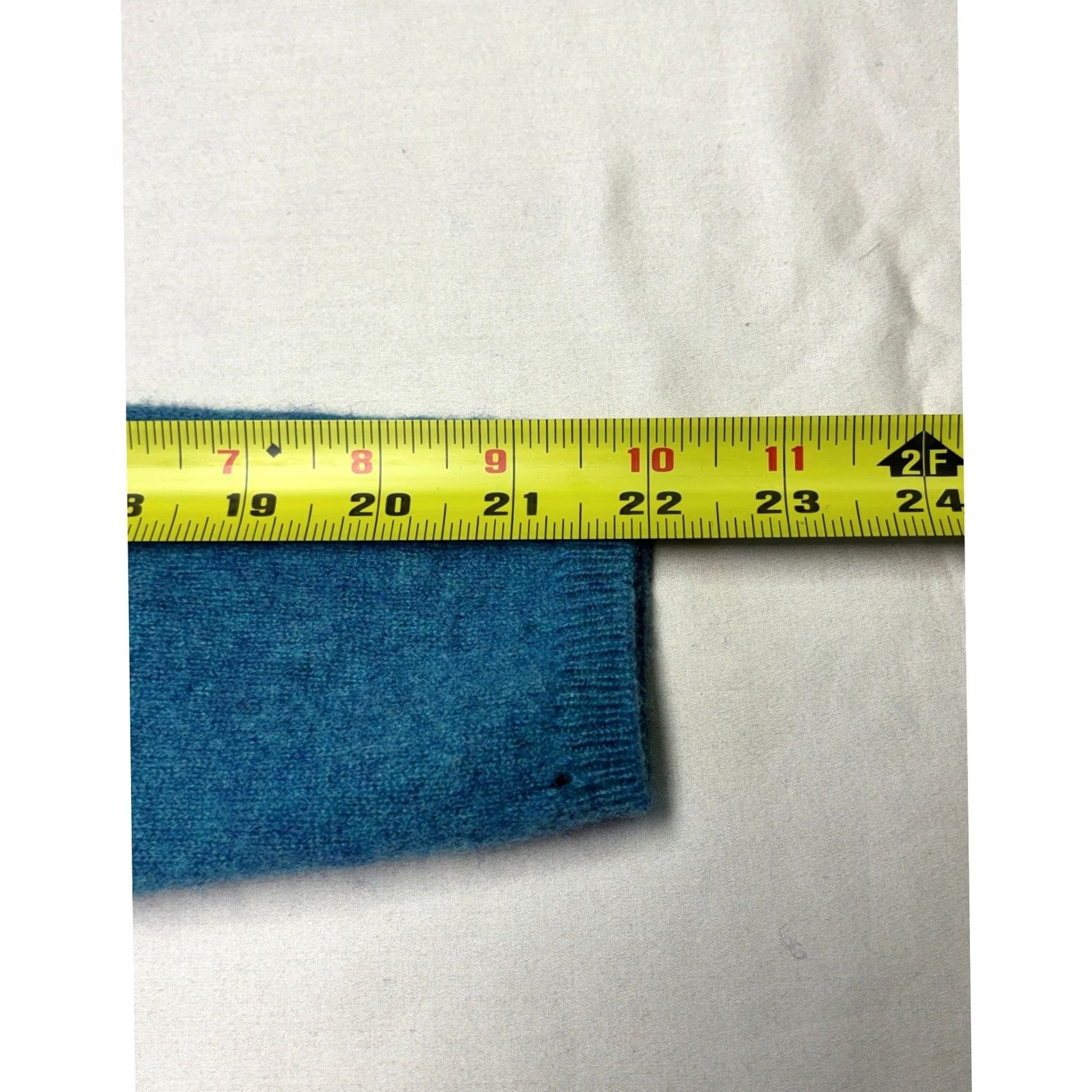 Ellen Tracy Ellen Tracy Cashmere Sweater Womens M Teal Blue V-Neck Long Sleeve Knit Pullover, Casual, Classic, 100% Cashmere, Solid, Knit, Tight-Knit Size M / US 6-8 / IT 42-44 - 6 Thumbnail