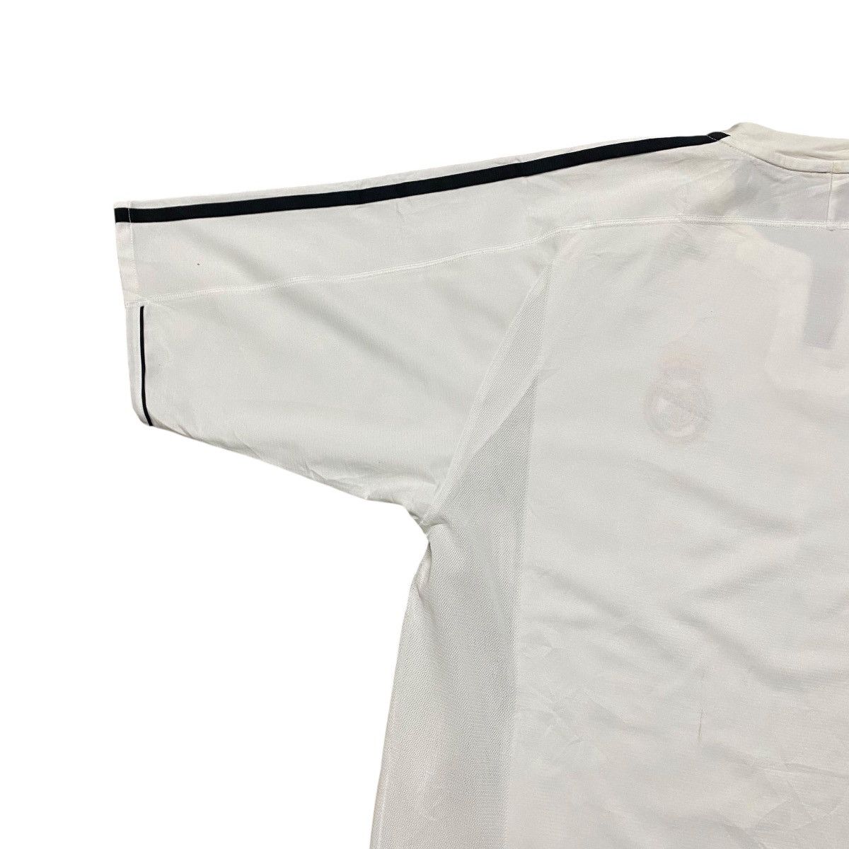 Vintage Vintage Real Madrid Jersey 2003 Home Size US L / EU 52-54 / 3 - 7 Thumbnail