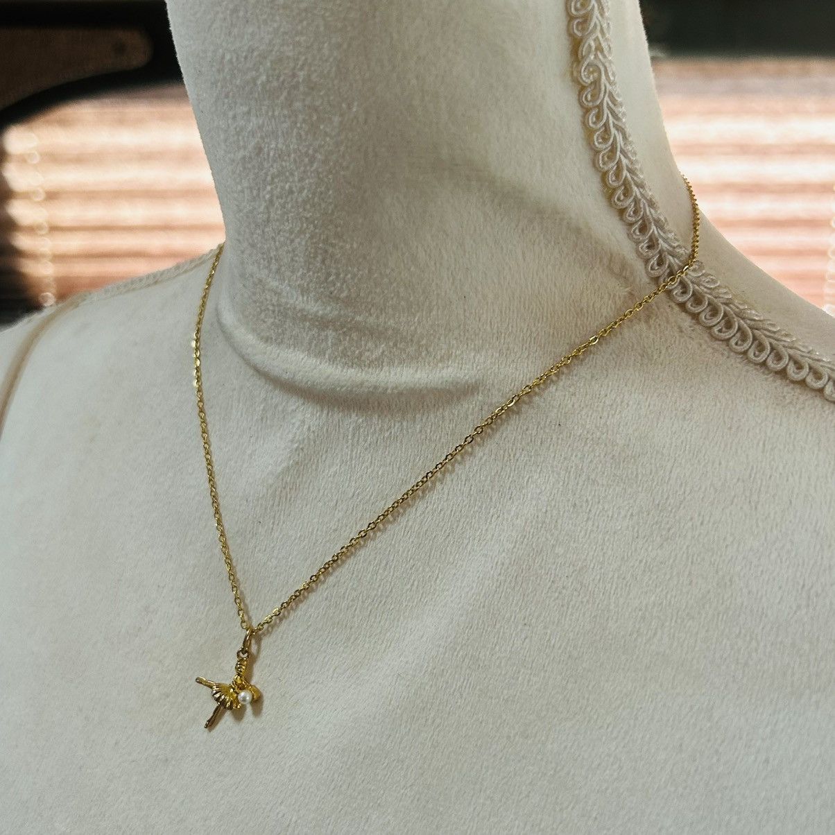 Vintage Vintage gold plated pearl accent ballerina pendant necklace Size ONE SIZE - 3 Thumbnail