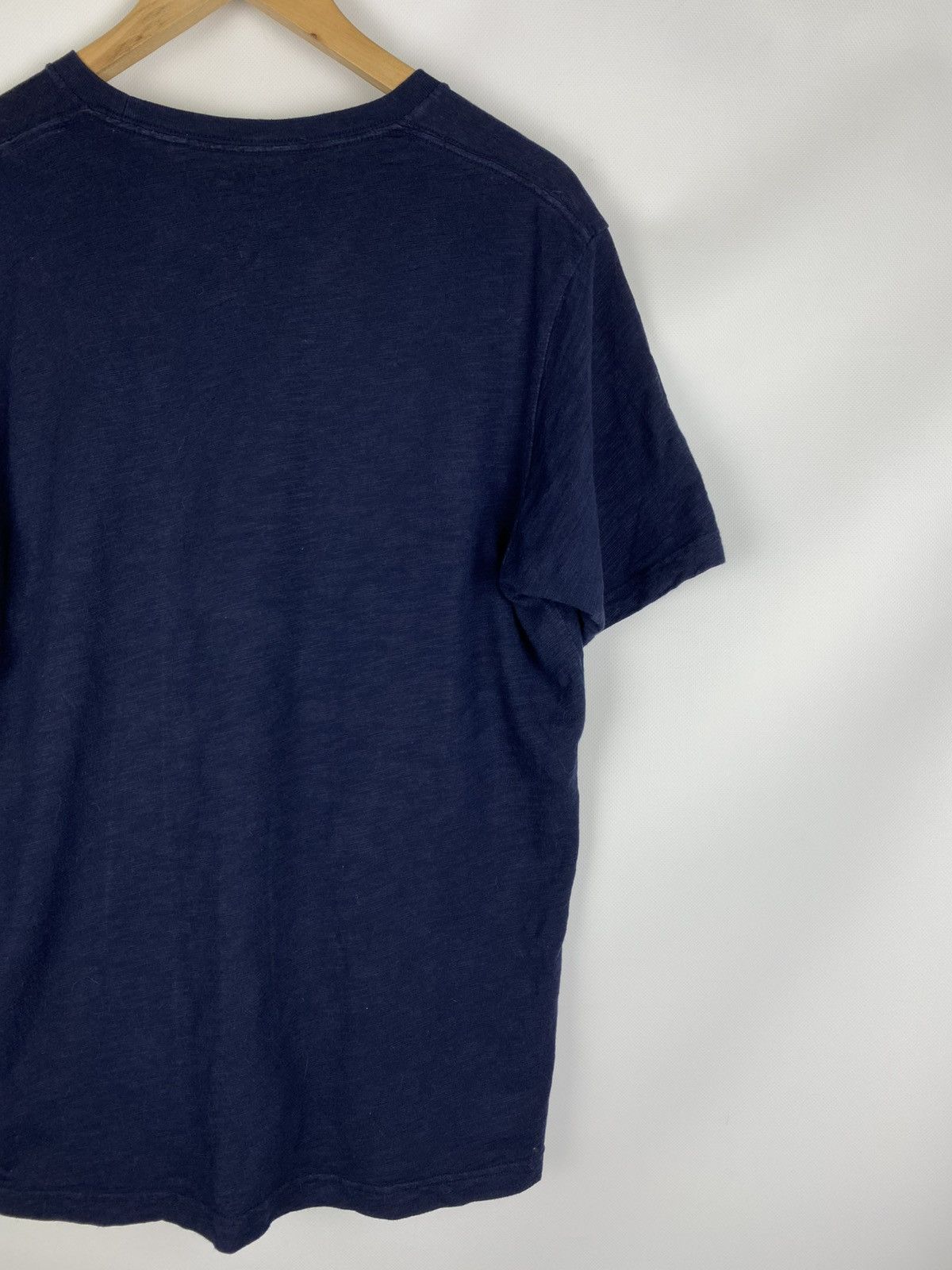 Uniqlo Uniqlo Hokusai Blue Japanese Art men’s t shirt size L Size US L / EU 52-54 / 3 - 14 Thumbnail