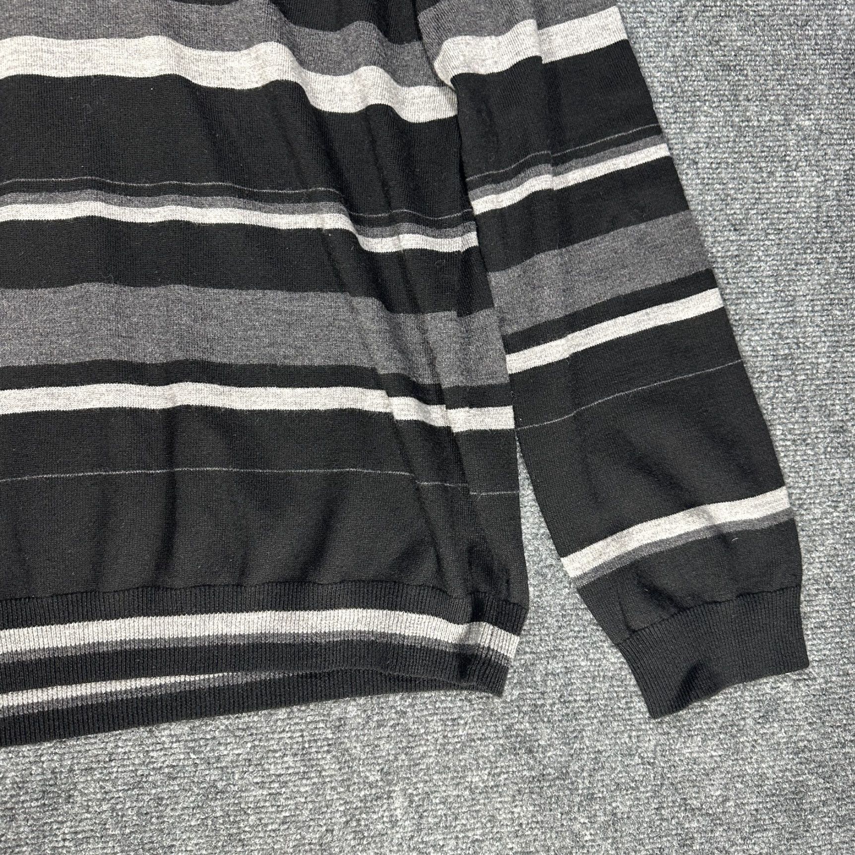 Banana Republic VINTAGE Banana Republic Sweater Mens XL Black Gray Striped Extra Fine Merino Wool Size US XL / EU 56 / 4 - 3 Thumbnail