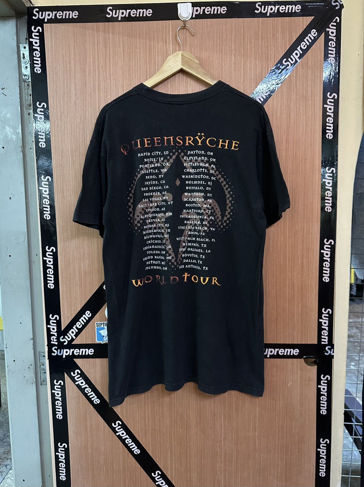 Band Tees Vintage 90's Queensryche American Metal Band World Tour Tees Size US L / EU 52-54 / 3 - 4 Thumbnail
