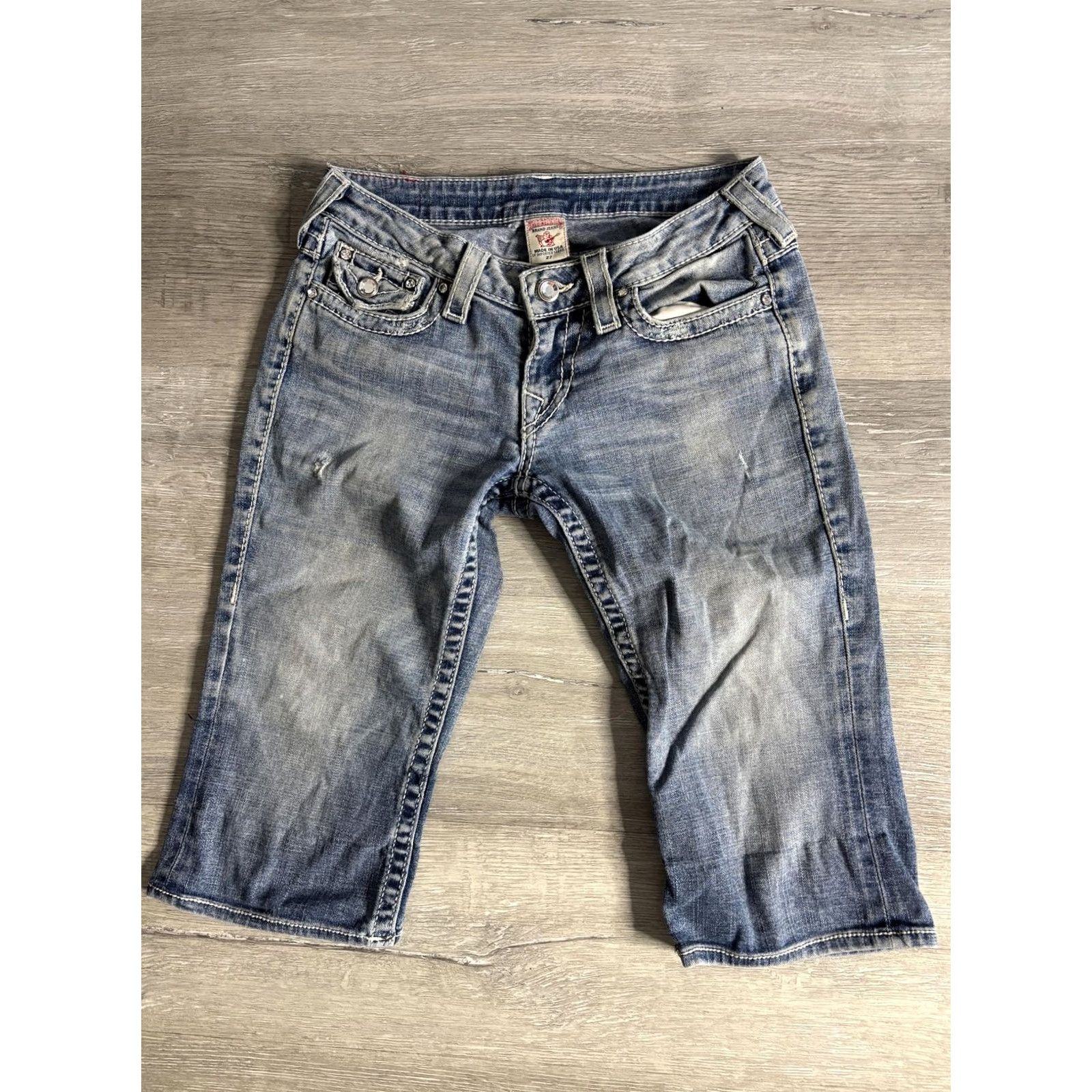 True Religion VINTAGE True Religion Capri Jeans Womens 27 Blue Rhinestone Flap Pockets Denim USA Size 27" / US 4 / IT 40 - 3 Thumbnail