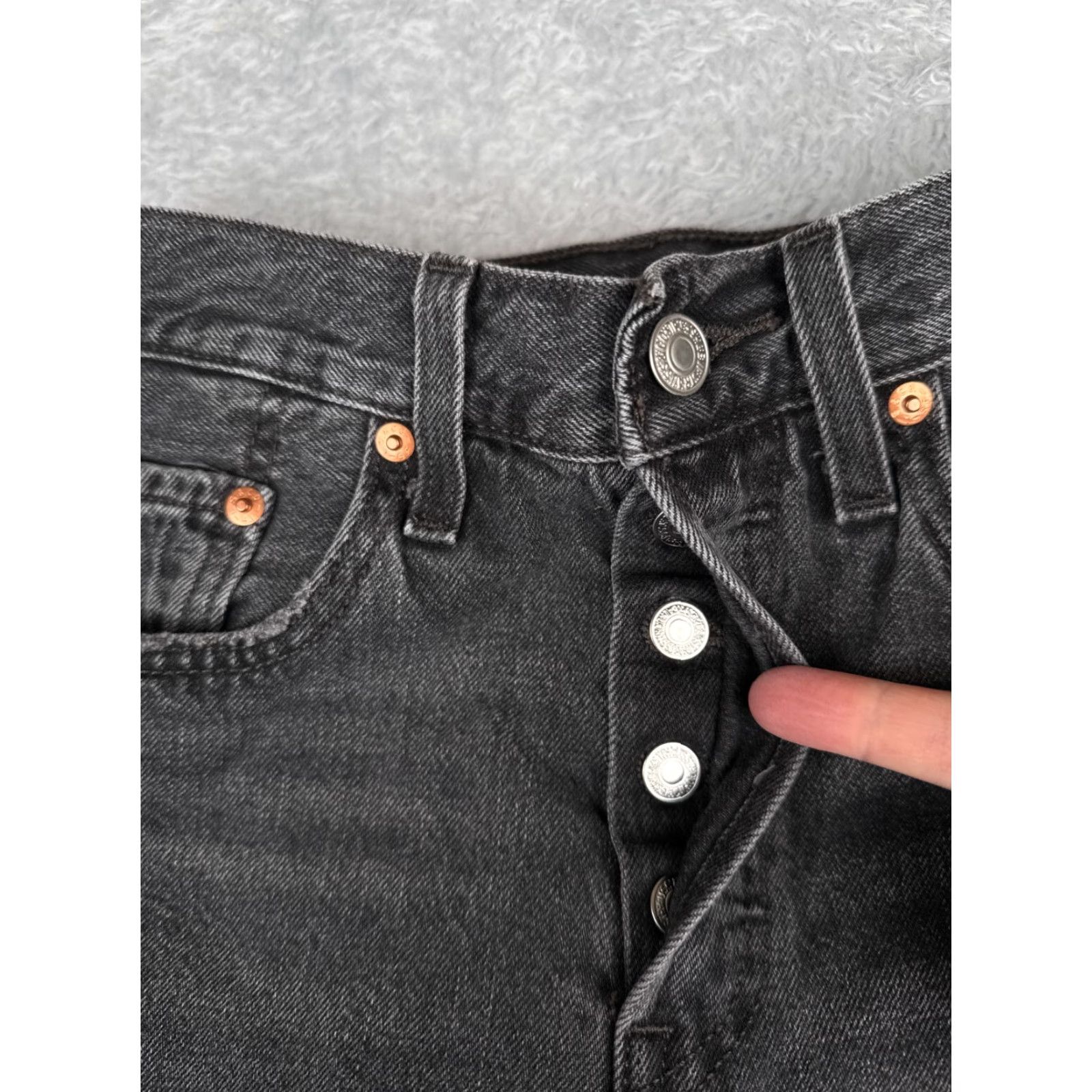 Levi's VINTAGE Levis Jeans Women 25 Black Denim 501 S Distressed Premium 26x25 Levi's 501 Series Mens Size 42" / US 20 - 5 Thumbnail
