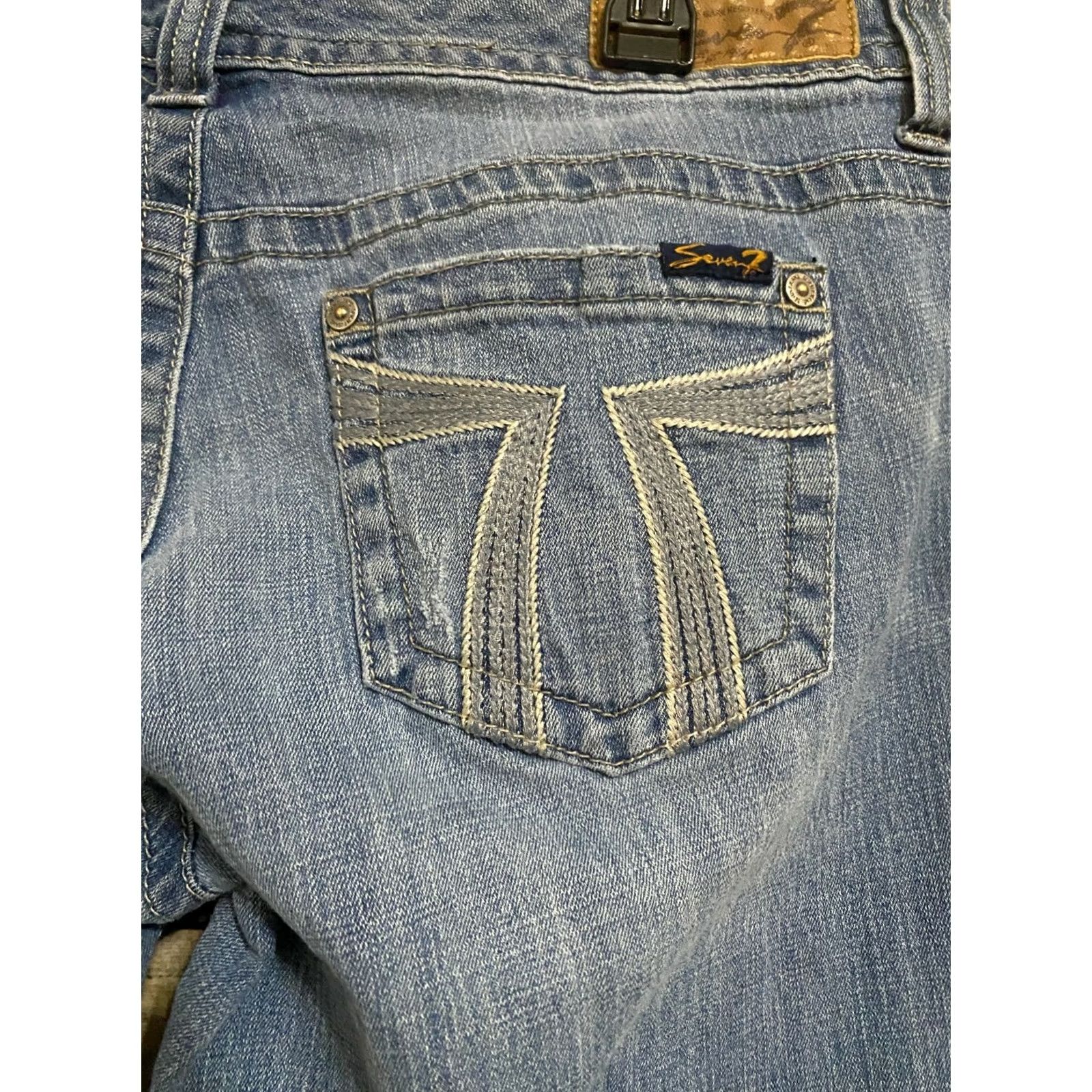 7 For All Mankind 7 For All Mankind Easy Straight Jeans Womens 10 Blue Denim Cotton Spandex Zip Fly 5 Pocket Medium Wash Stretch Size 32" / US 10 / IT 46 - 3 Thumbnail
