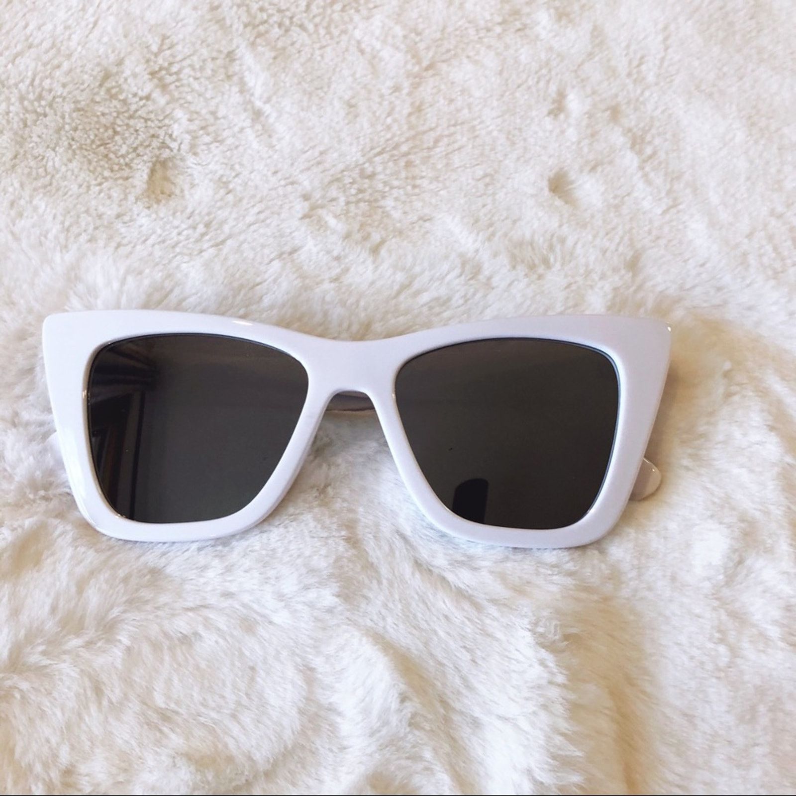Other Kiara White Mirrored Full Rim Cat Eye Sunglasses Size ONE SIZE - 1 Thumbnail