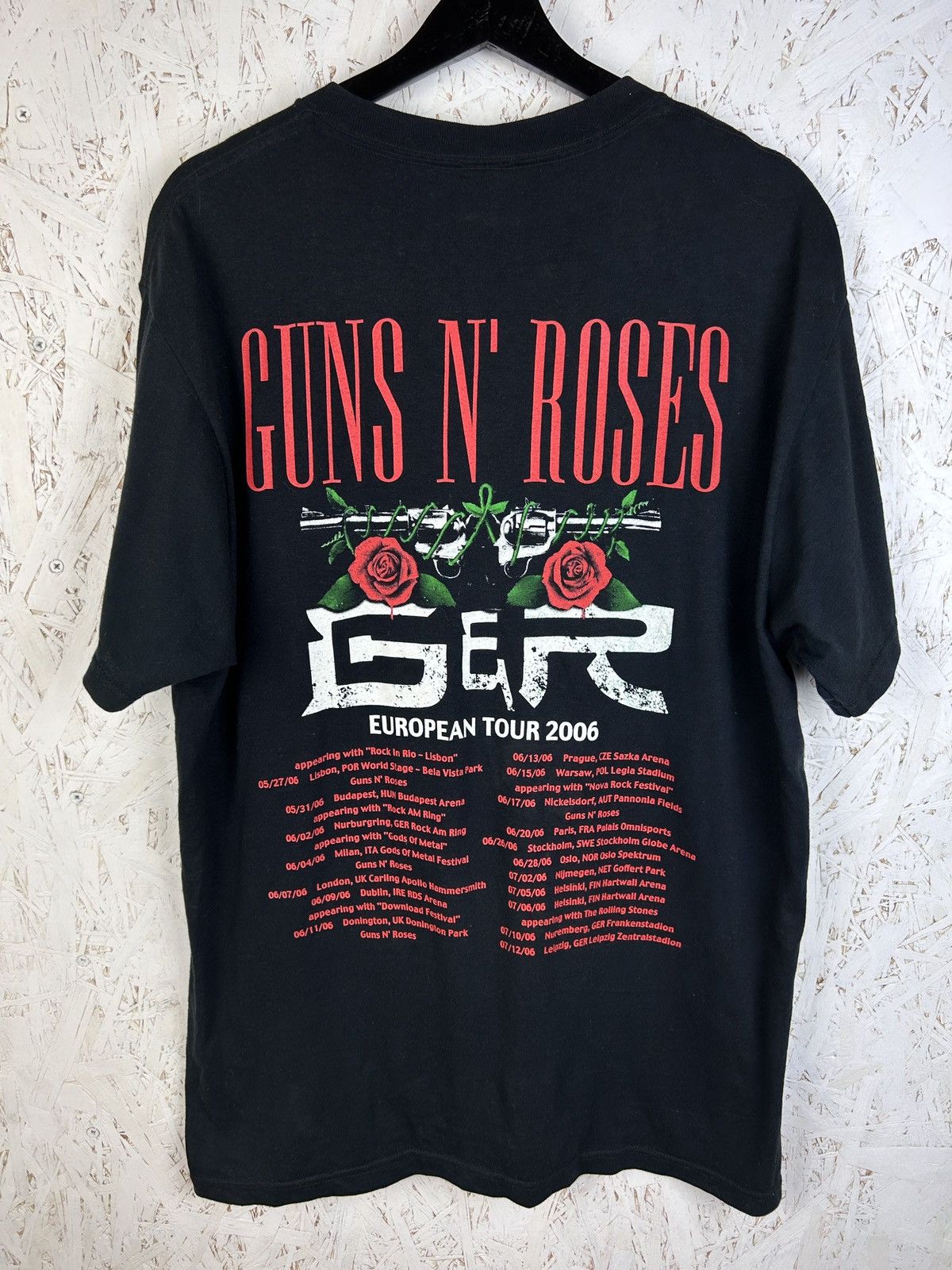 Band Tees 00s Vintage Guns N Roses 2006 European Tour AOP T-Shirt Size US L / EU 52-54 / 3 - 5 Thumbnail