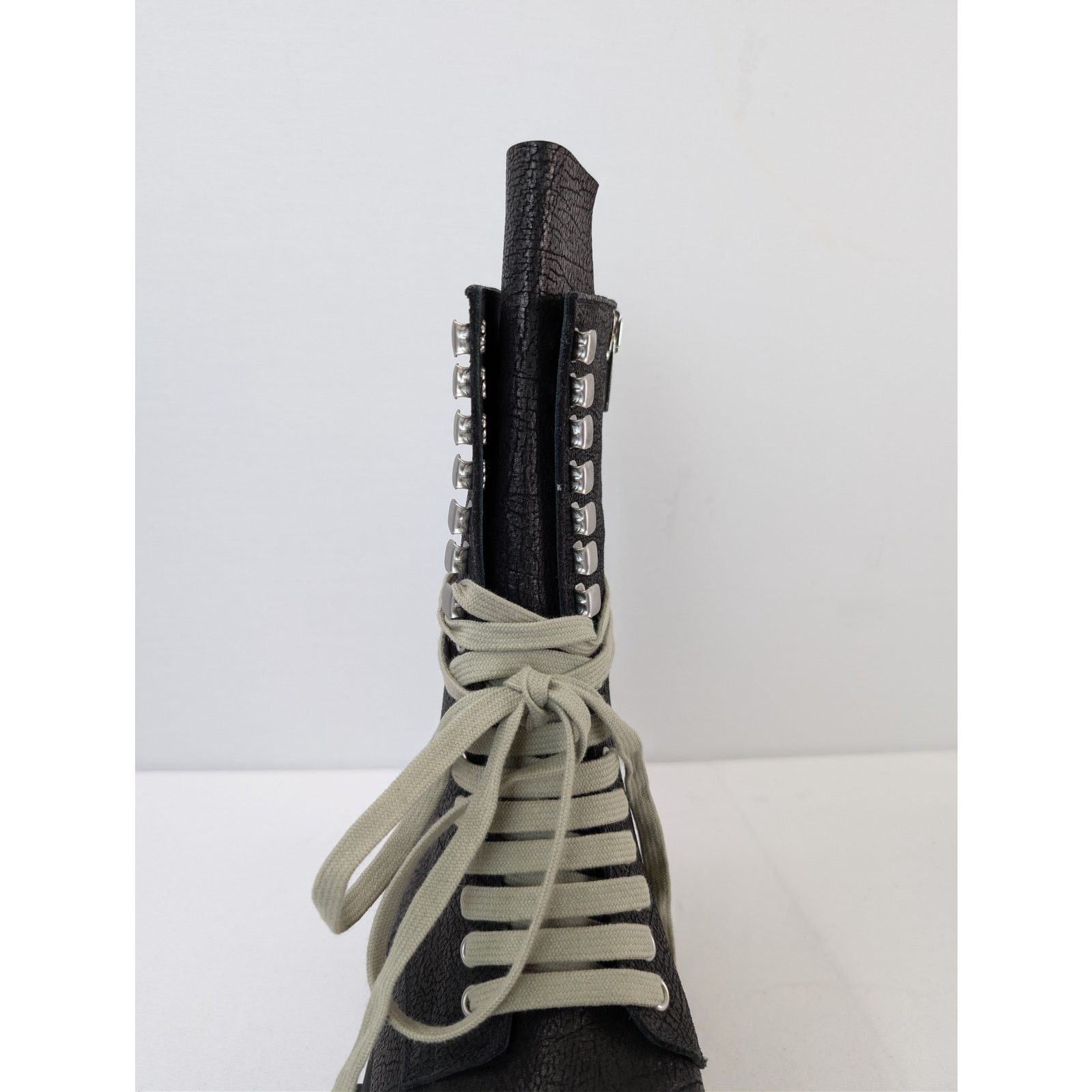 Rick Owens o1rshd1 Lace-up Bogun leather boot with a platform sole Size US 11 / EU 44 - 16 Thumbnail