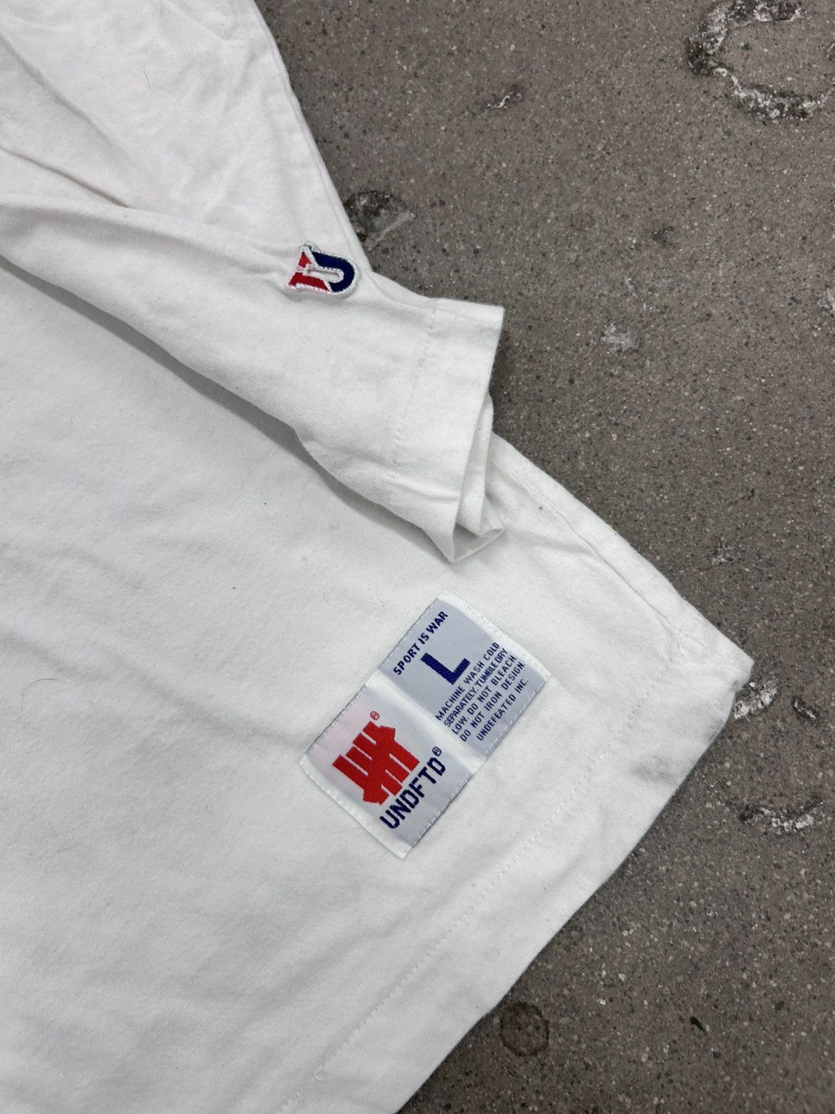 Undefeated Undefeated Long Sleeve Center Hit Shirt Size US L / EU 52-54 / 3 - 4 Thumbnail