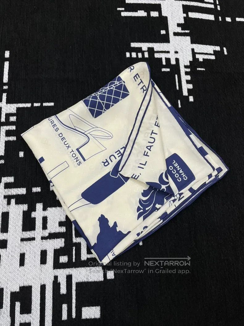 Chanel Chanel Blue printed silk scarf Size ONE SIZE - 5 Thumbnail