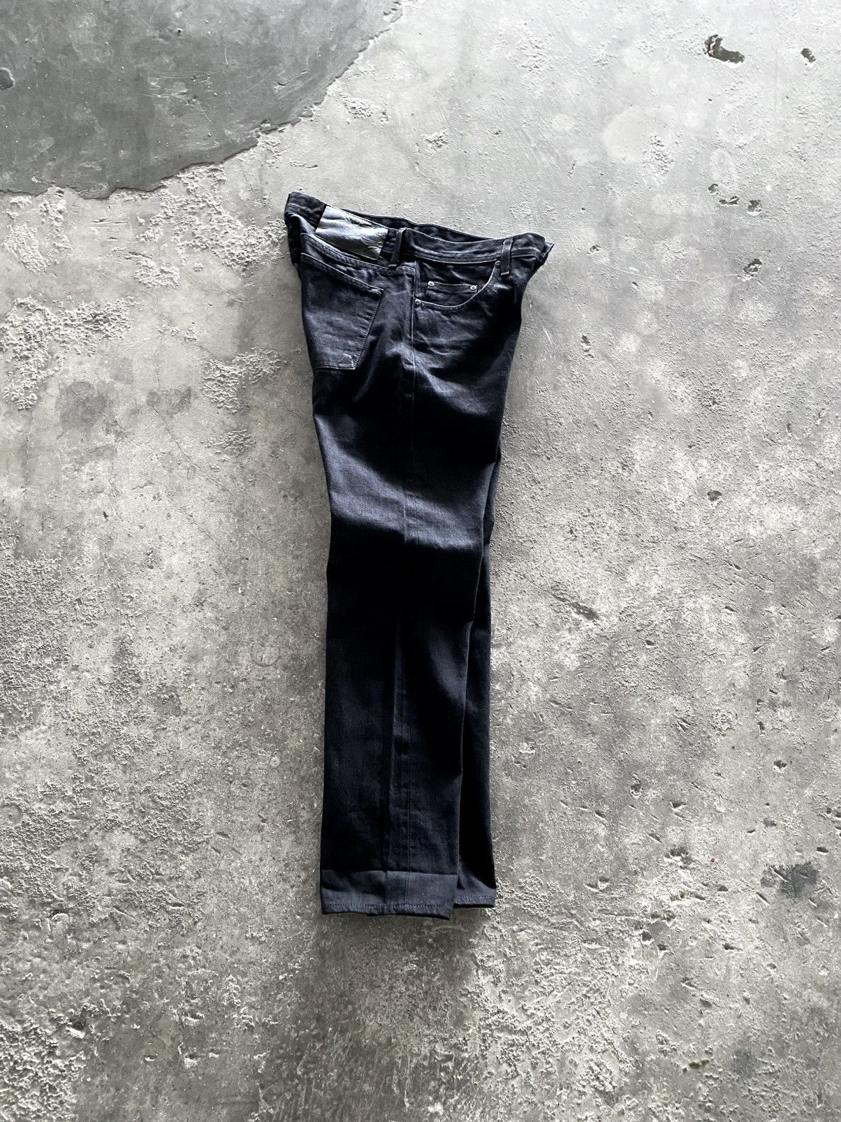 Naked & Famous Naked & famous weird guy solid black selvedge Size US 31 - 2 Thumbnail
