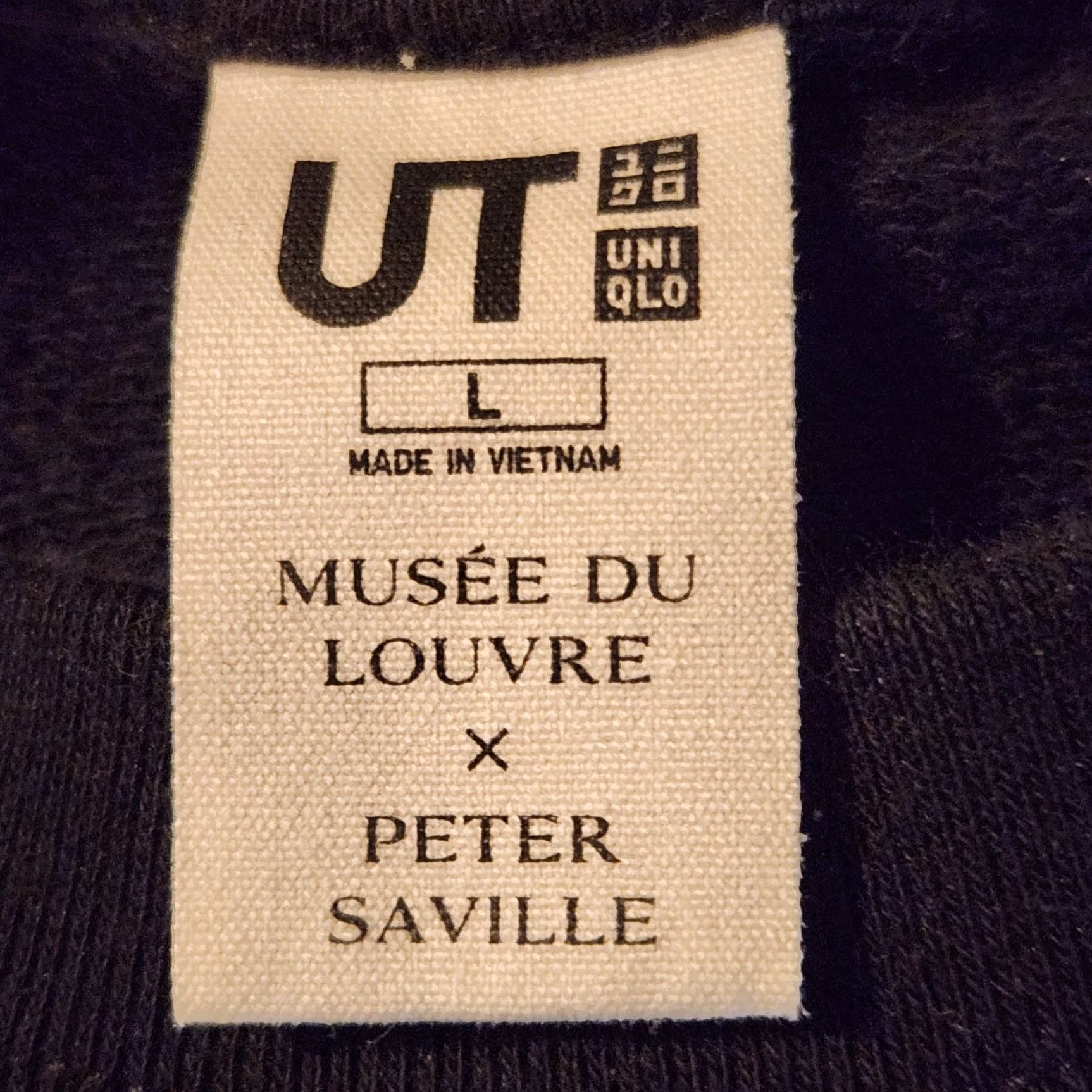 Uniqlo Uniqlo Crewneck Shirt Mens Large Black Graphic Print Louvre Peter Saville Greek Statue X Musée Du Louvre X Peter Saville X Uniqlo Size US L / EU 52-54 / 3 - 5 Thumbnail