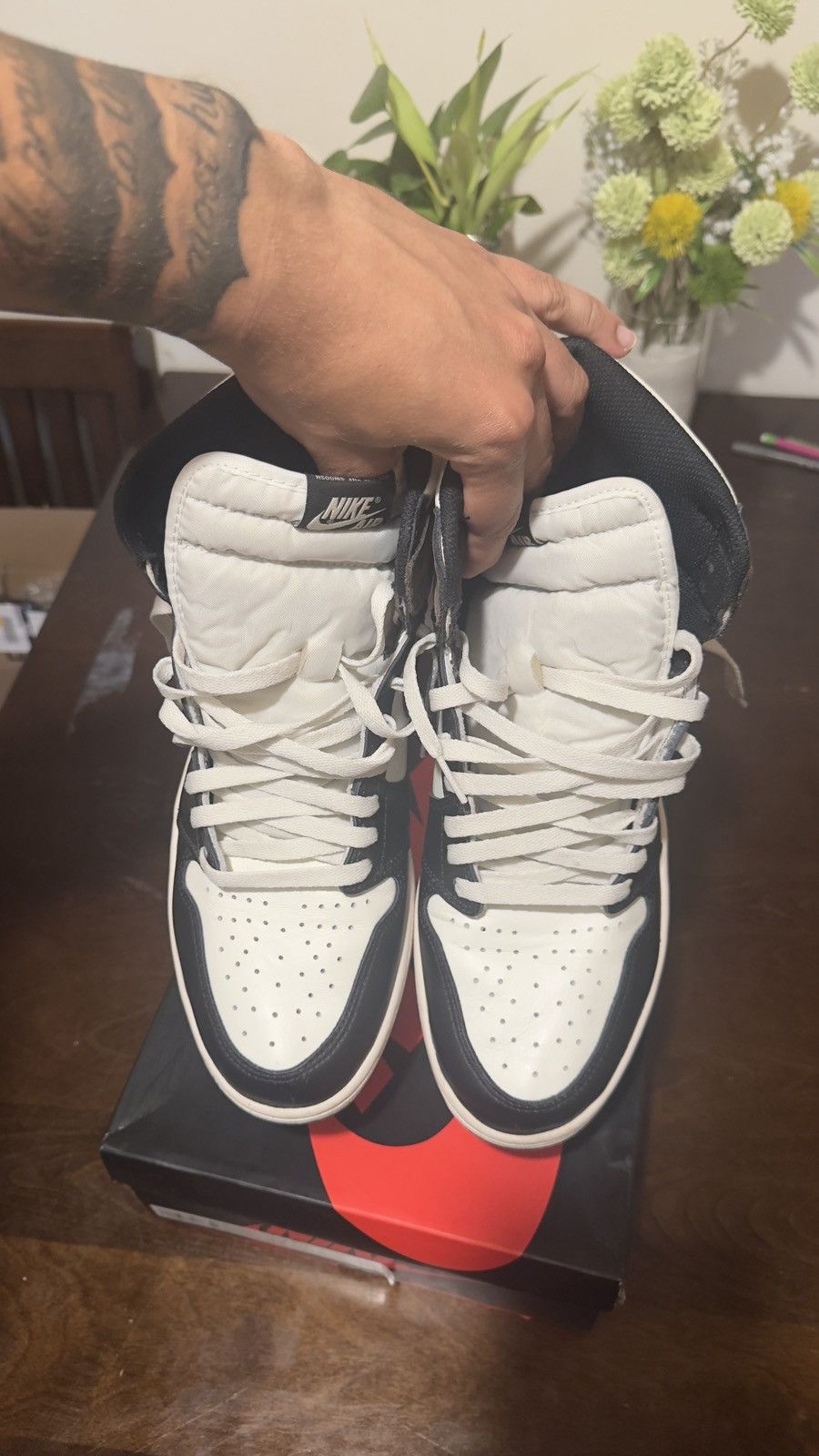 Nike Jordan 1 Mocha Size US 12 / EU 45 - 8 Thumbnail
