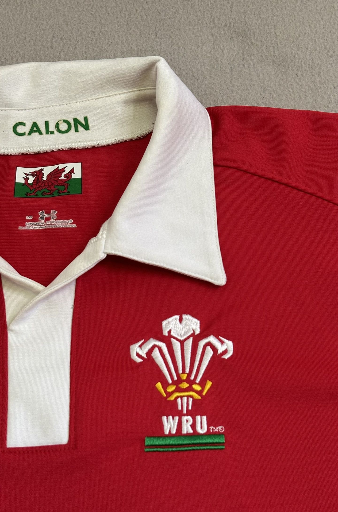 Under Armour Wales Rugby WRU 2008-2009 Under Armor jersey large Size US L / EU 52-54 / 3 - 9 Thumbnail
