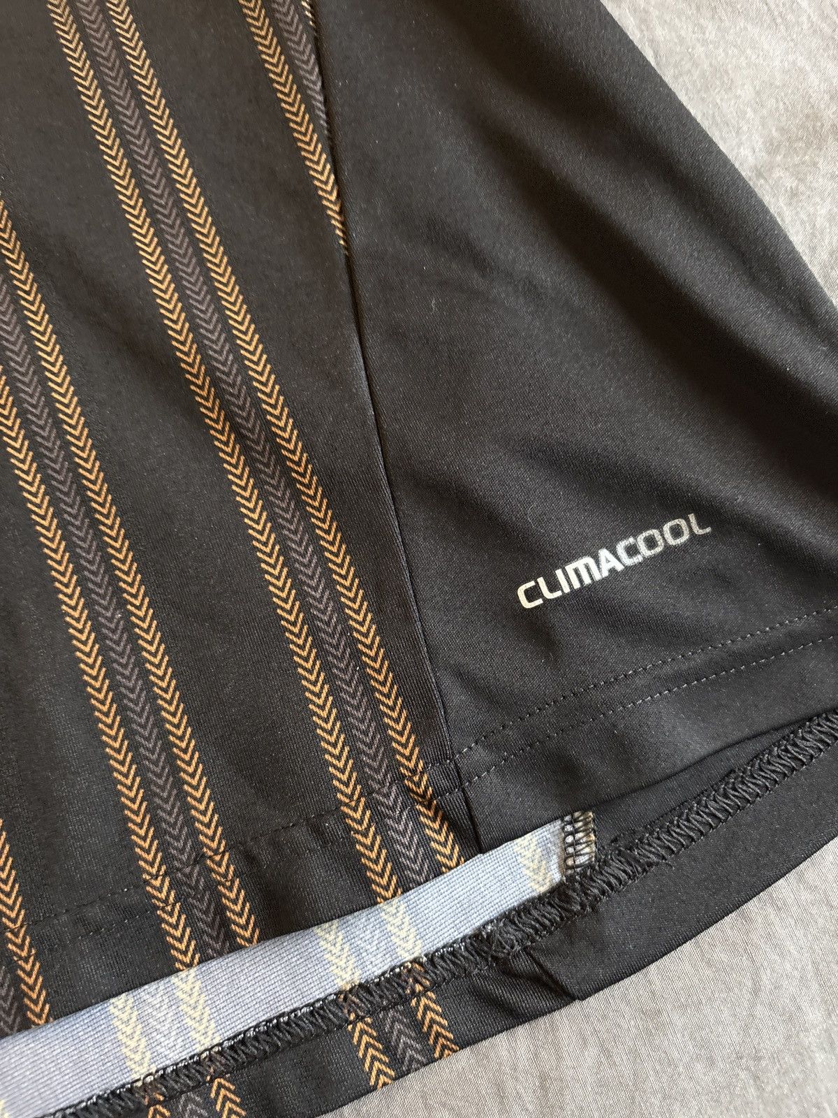 Adidas Chelsea FC 2010/2011 Away Kit Size US M / EU 48-50 / 2 - 4 Thumbnail
