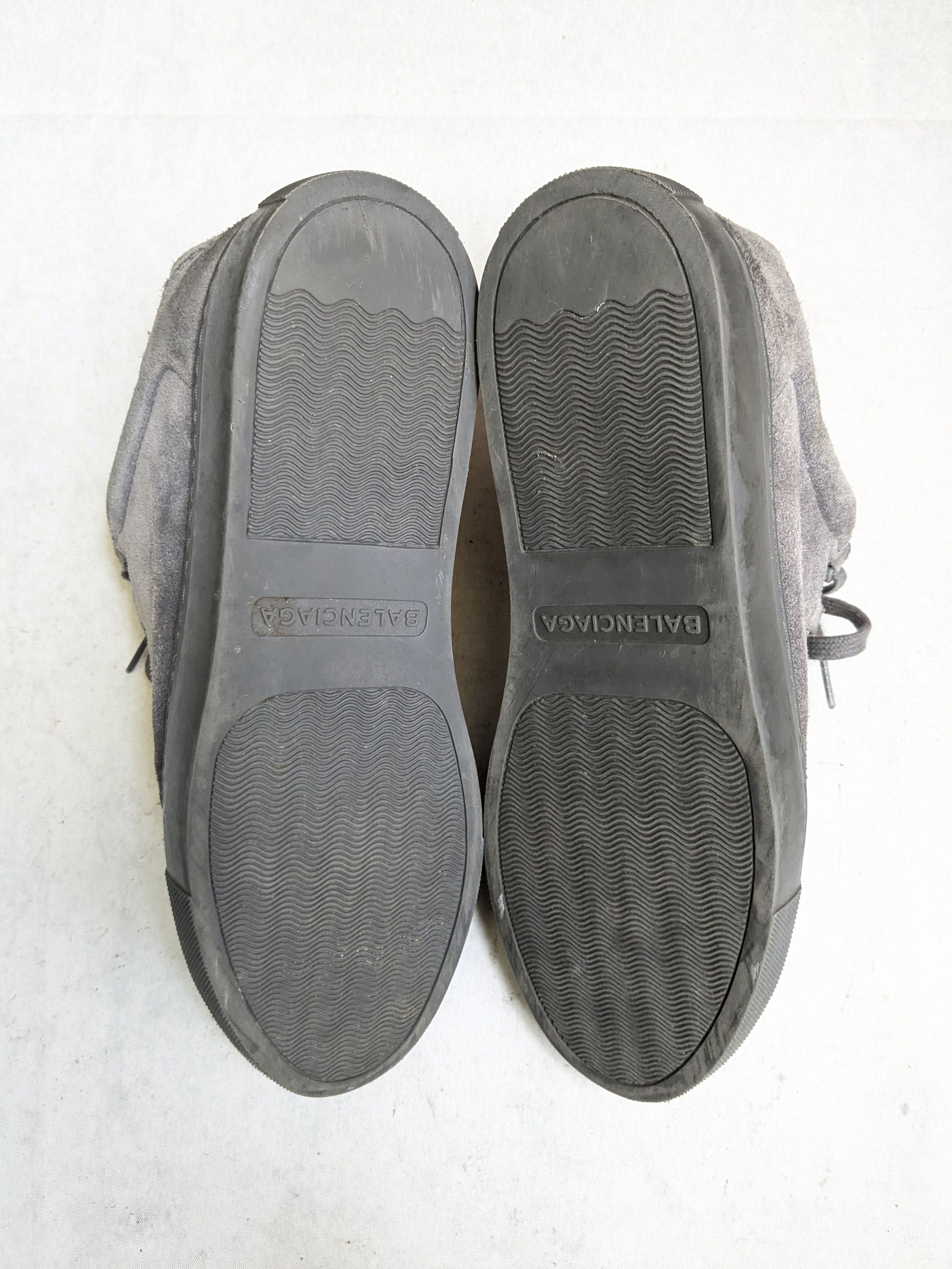 Balenciaga Balenciaga Arena Sneakers Gray 9 Low Tops Suede Size US 9 / EU 42 - 12 Thumbnail