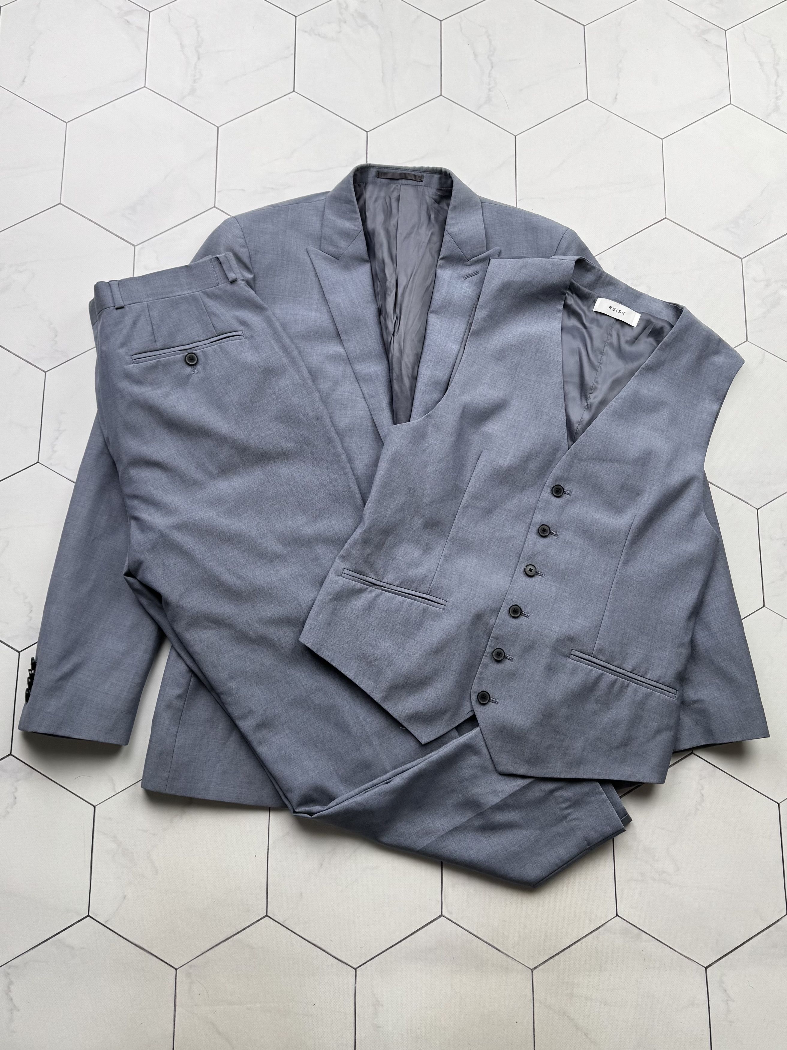 Reiss Reiss Wool Suit + Vest (B249) Size 38R - 1 Thumbnail