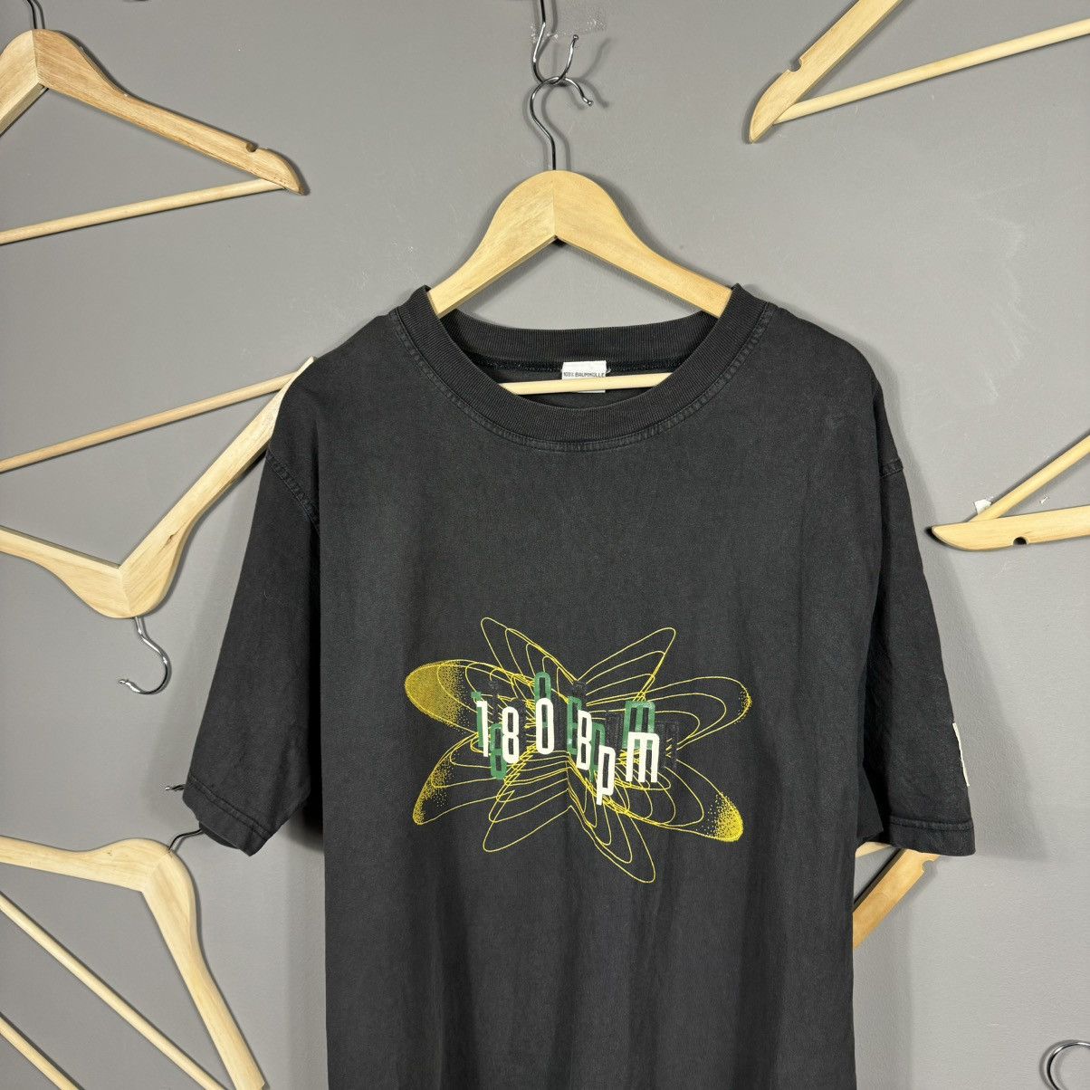 Vintage Vintage 180 BPM DJ Graphic T-Shirt Size US XL / EU 56 / 4 - 2 Thumbnail
