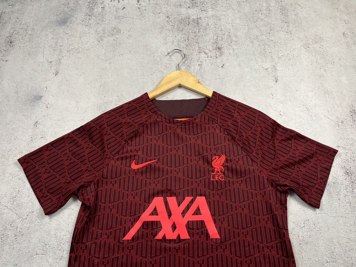 Nike LIVERPOOL 2022/23 PRE MATCH TRAINING SOCCER JERSEY NIKE Size US M / EU 48-50 / 2 - 2 Thumbnail