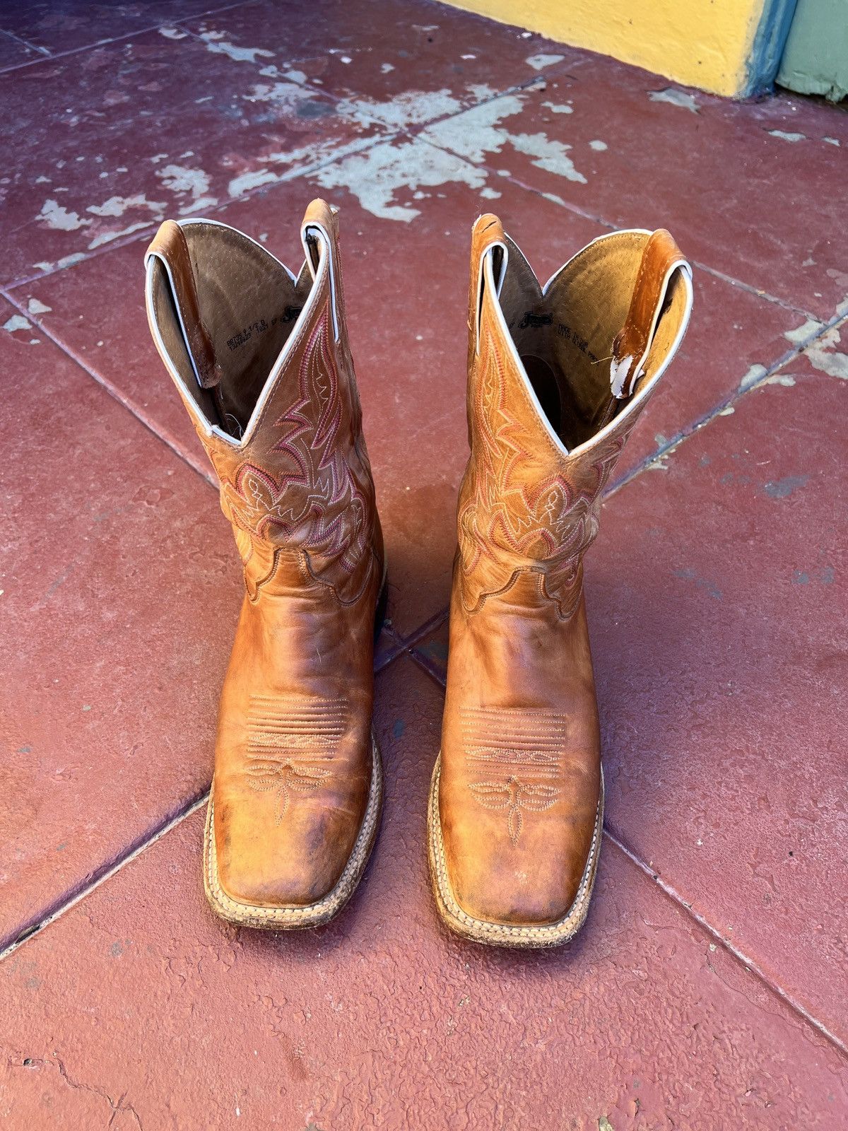 image of Justin Boots Cowboy Boots Justin in Brown, Men's (Size 9.5)