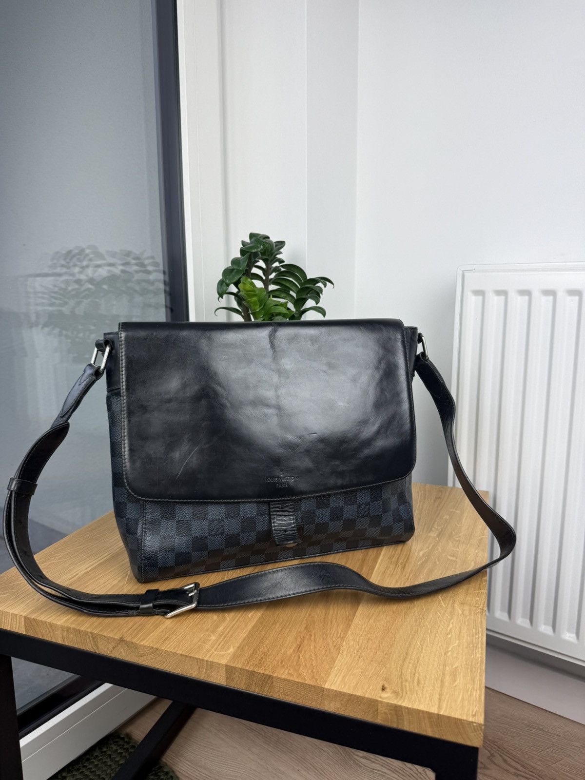 Louis Vuitton Louis Vuitton Messenger Canvas Crossbody Bag Size ONE SIZE - 1 Thumbnail