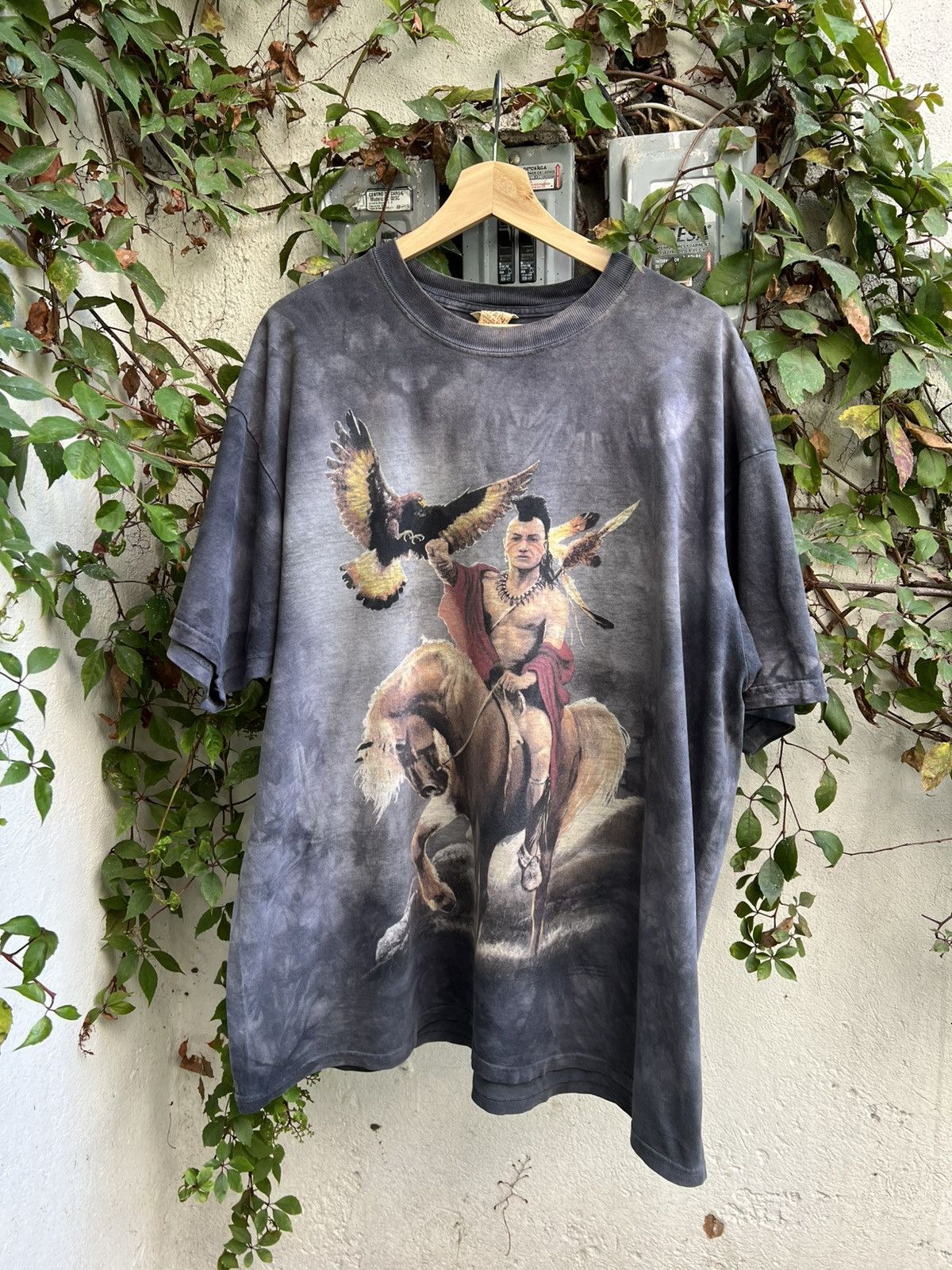 The Mountain 2002 Native American Horse Eagle Nature Tee Size US XL / EU 56 / 4 - 1 Thumbnail