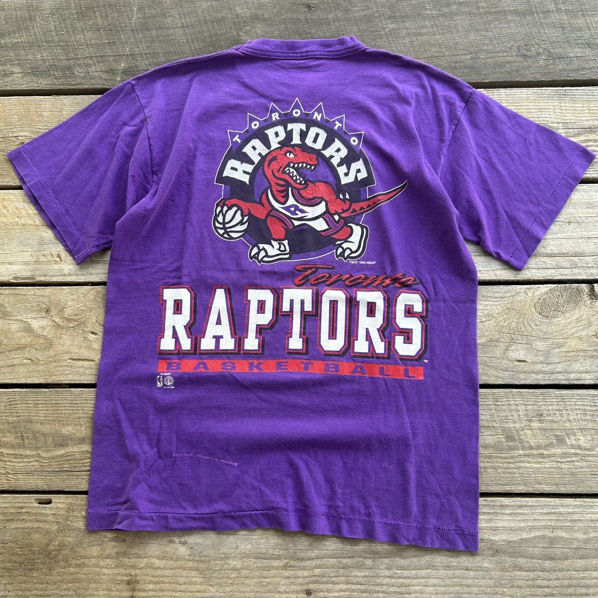 Salem Sportswear Vintage 90s Toronto Raptors NBA Salem Sportswear T Shirt Size US L / EU 52-54 / 3 - 1 Thumbnail